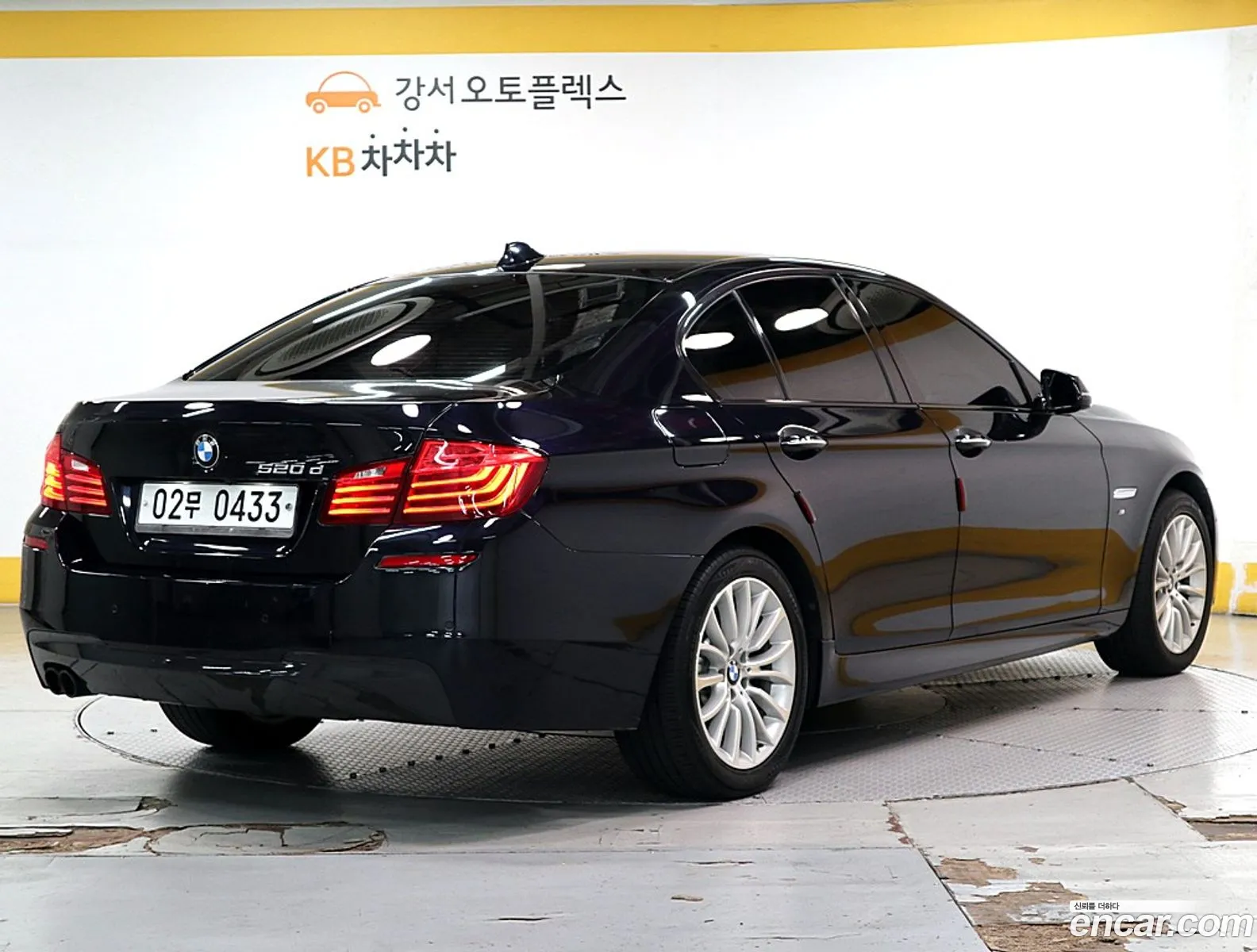 BMW 5 Series F10 520D M Aerodynamics - фотография 4940015