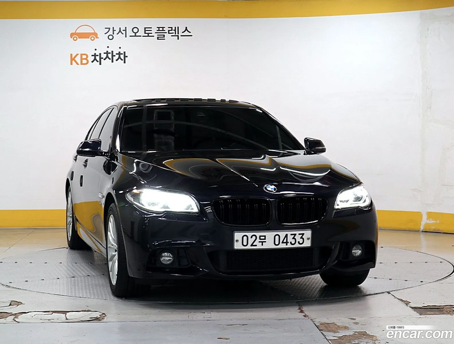 BMW 5 Series F10 520D M Aerodynamics - фотография 4940016