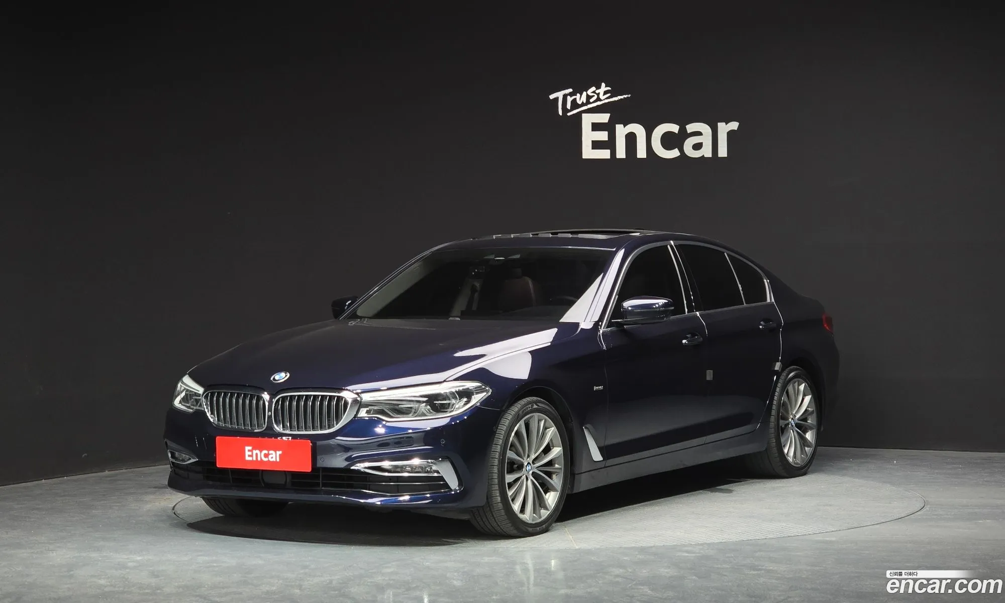 BMW 5 Series G30 540I xDrive Luxury Plus - фотография 3680971