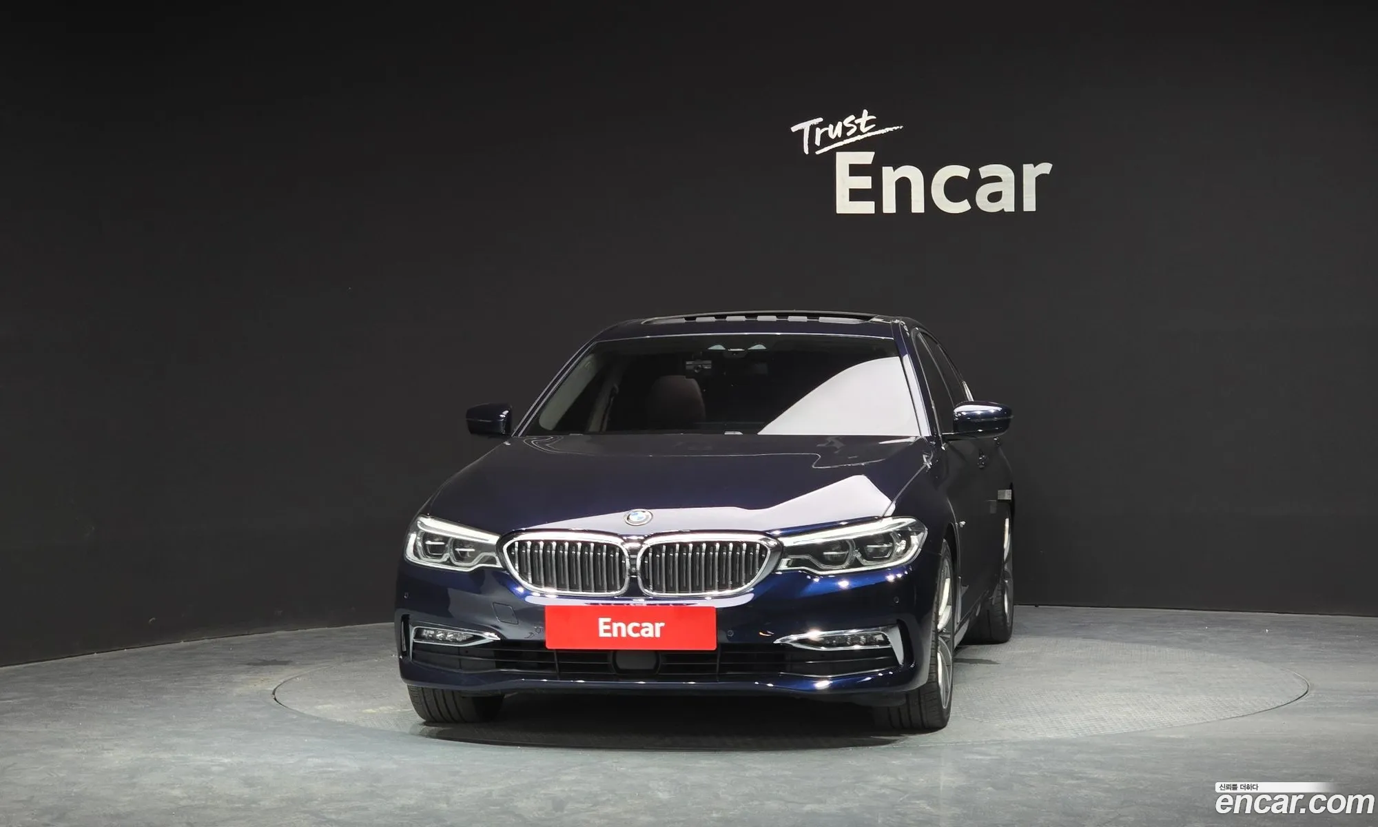 BMW 5 Series G30 540I xDrive Luxury Plus - фотография 3680973