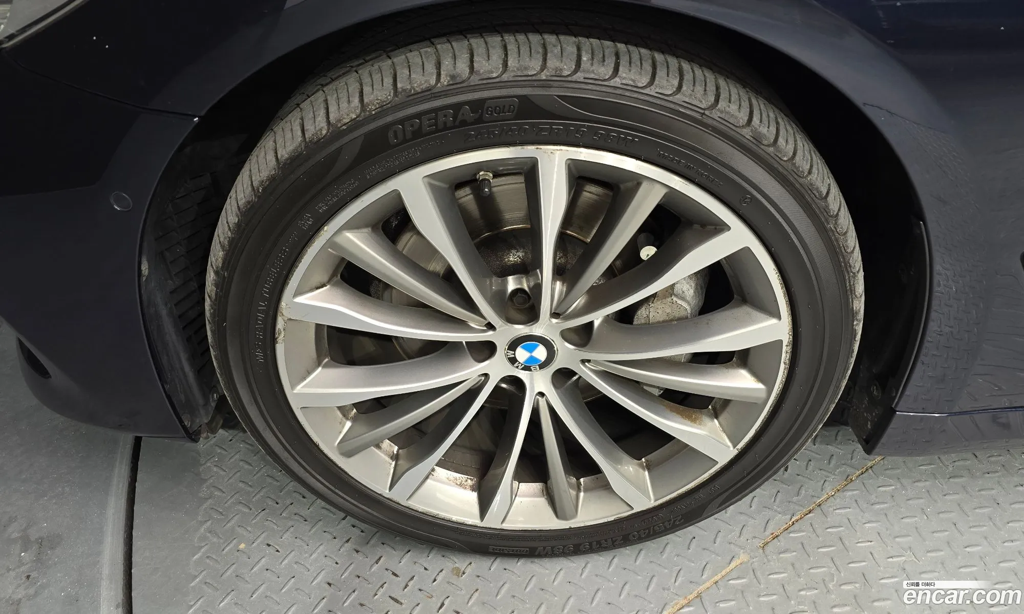 BMW 5 Series G30 540I xDrive Luxury Plus - фотография 3680975