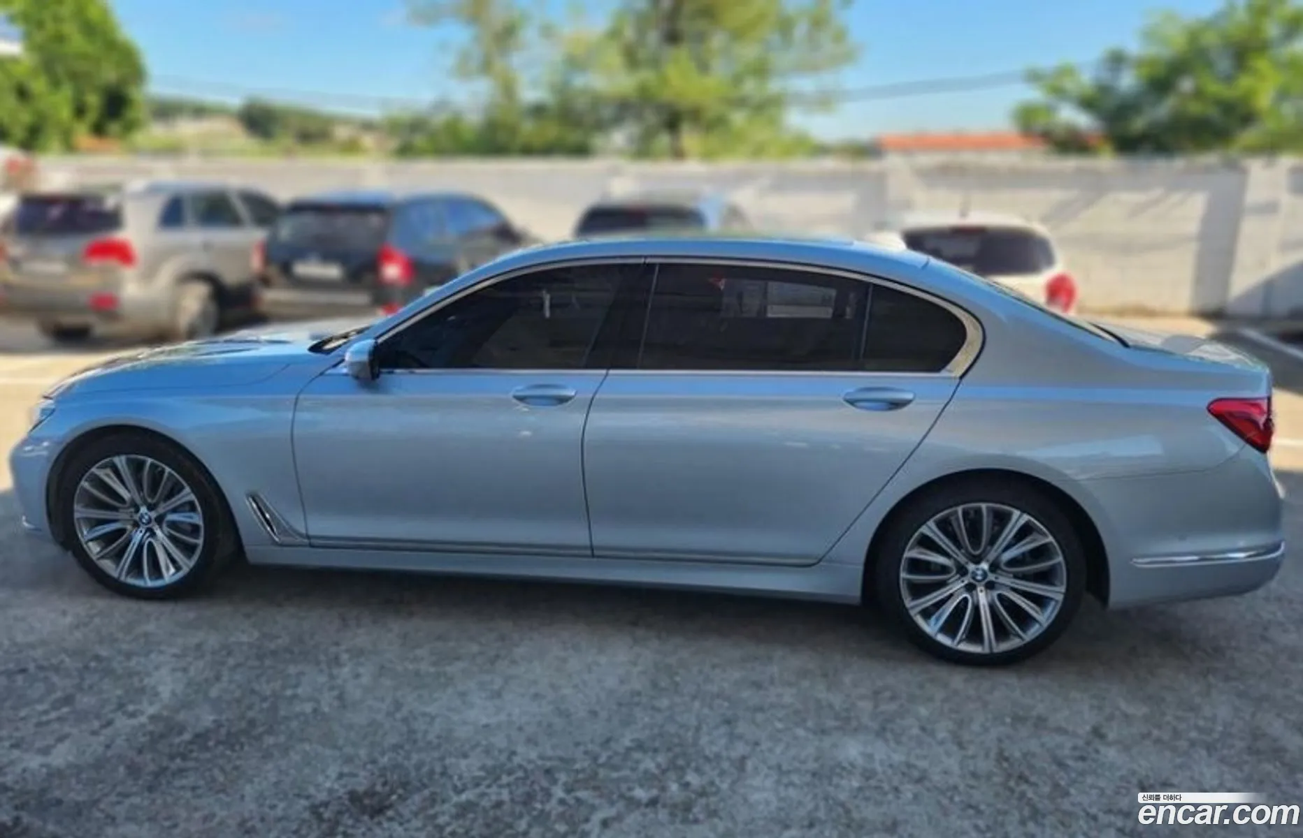 BMW 7 Series G11 750Li xDrive - фотография 4939999