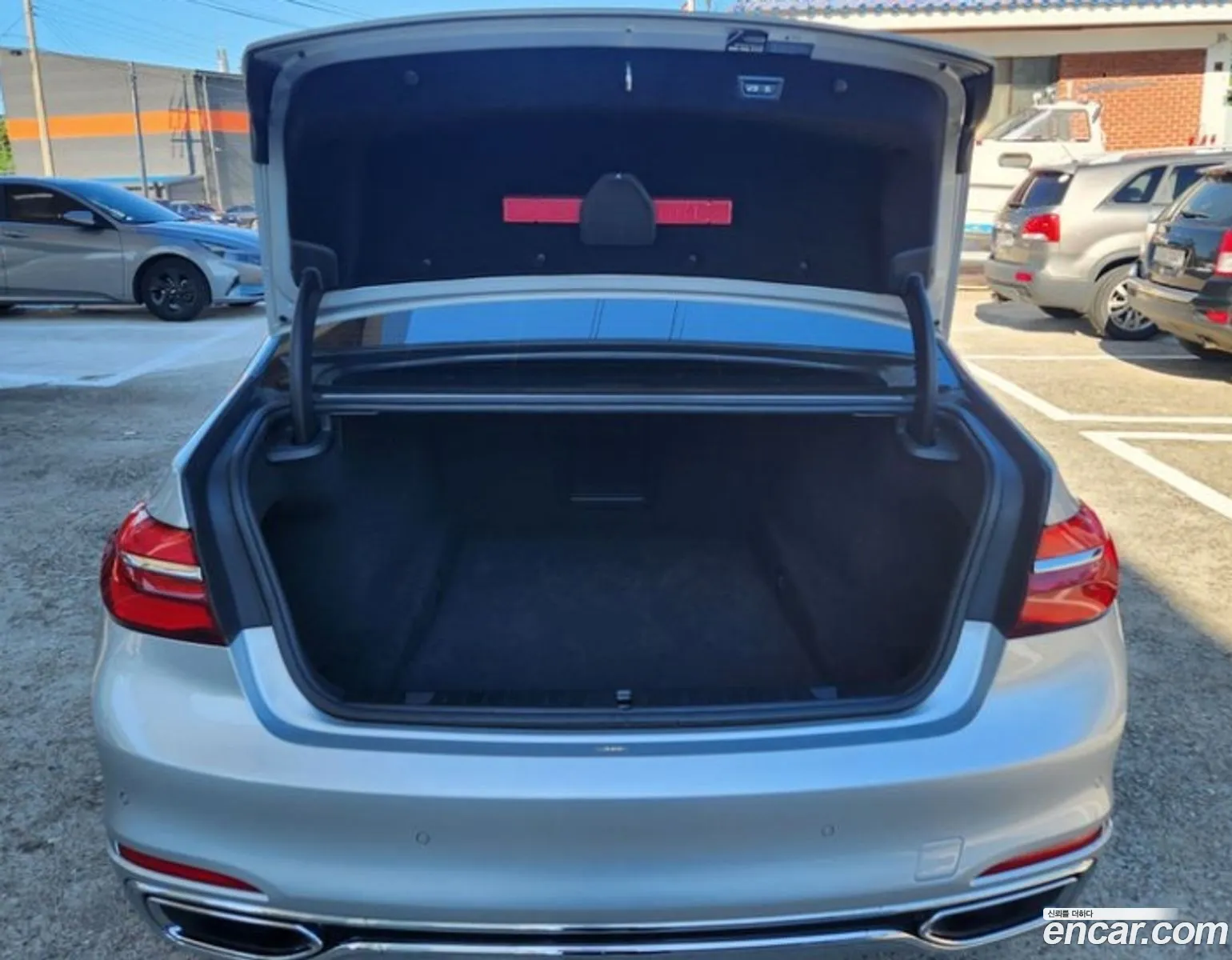 BMW 7 Series G11 750Li xDrive - фотография 4940002