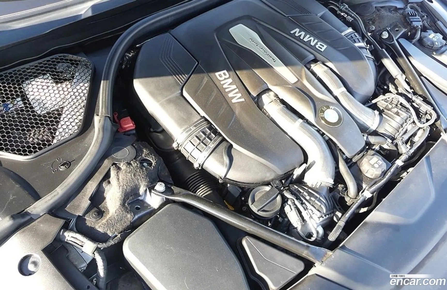 BMW 7 Series G11 750Li xDrive - фотография 4940003