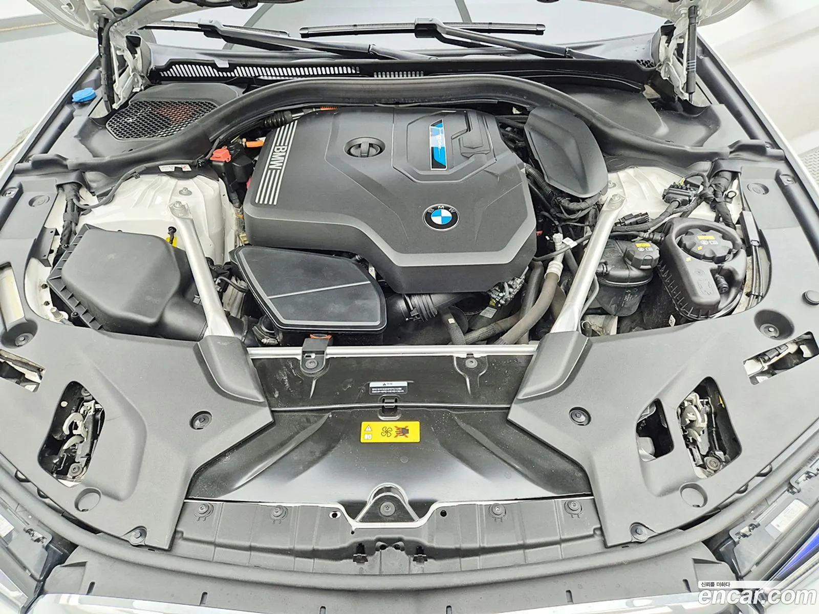 BMW 5 Series G30 530E M Sports - фотография 4942418
