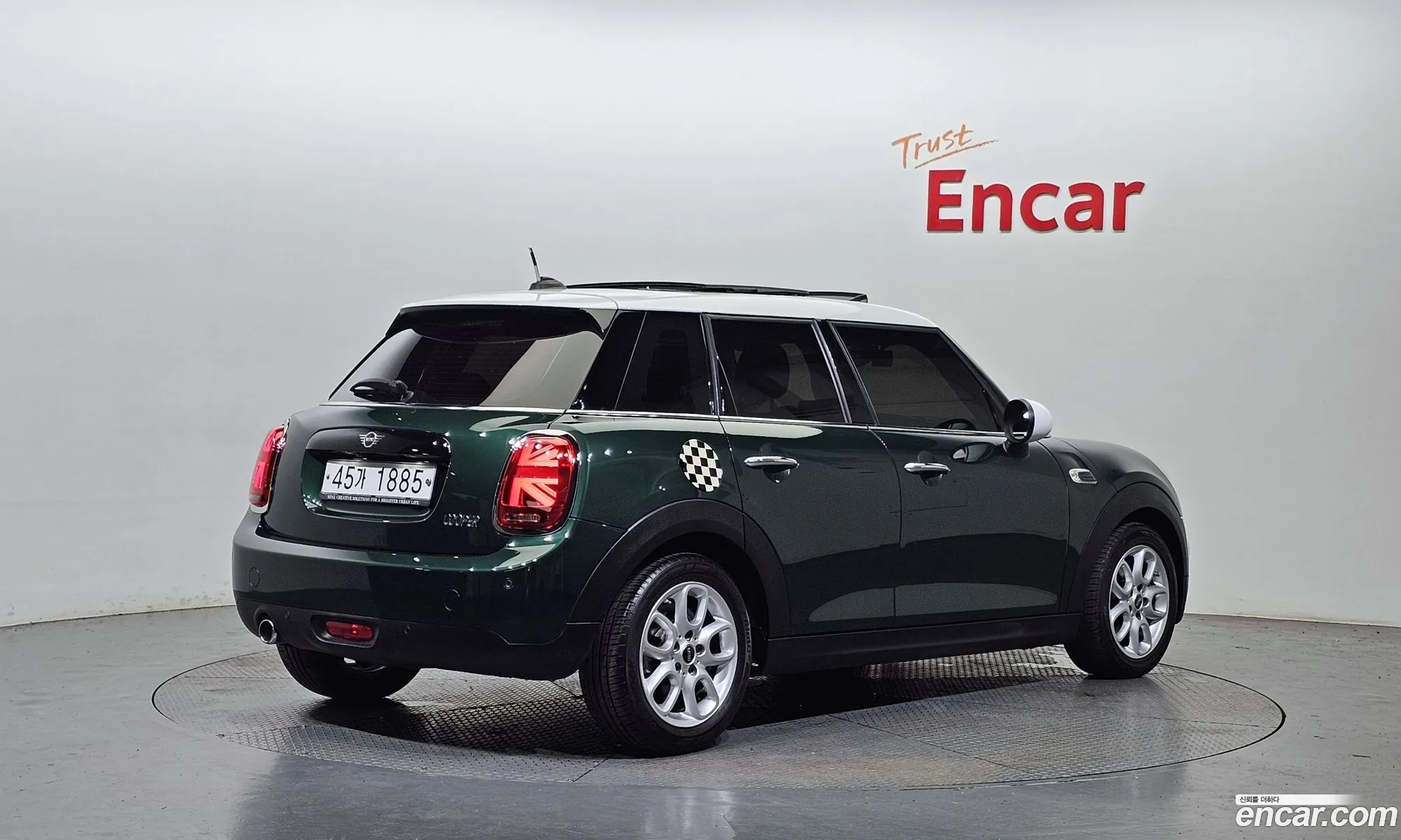 Mini Cooper 5-Door High 3Rd Generation - фотография 9186256