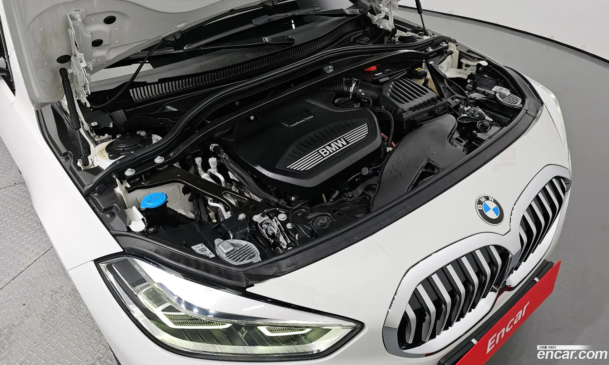 BMW 1 Series F40 118D M Sports - фотография 4938279