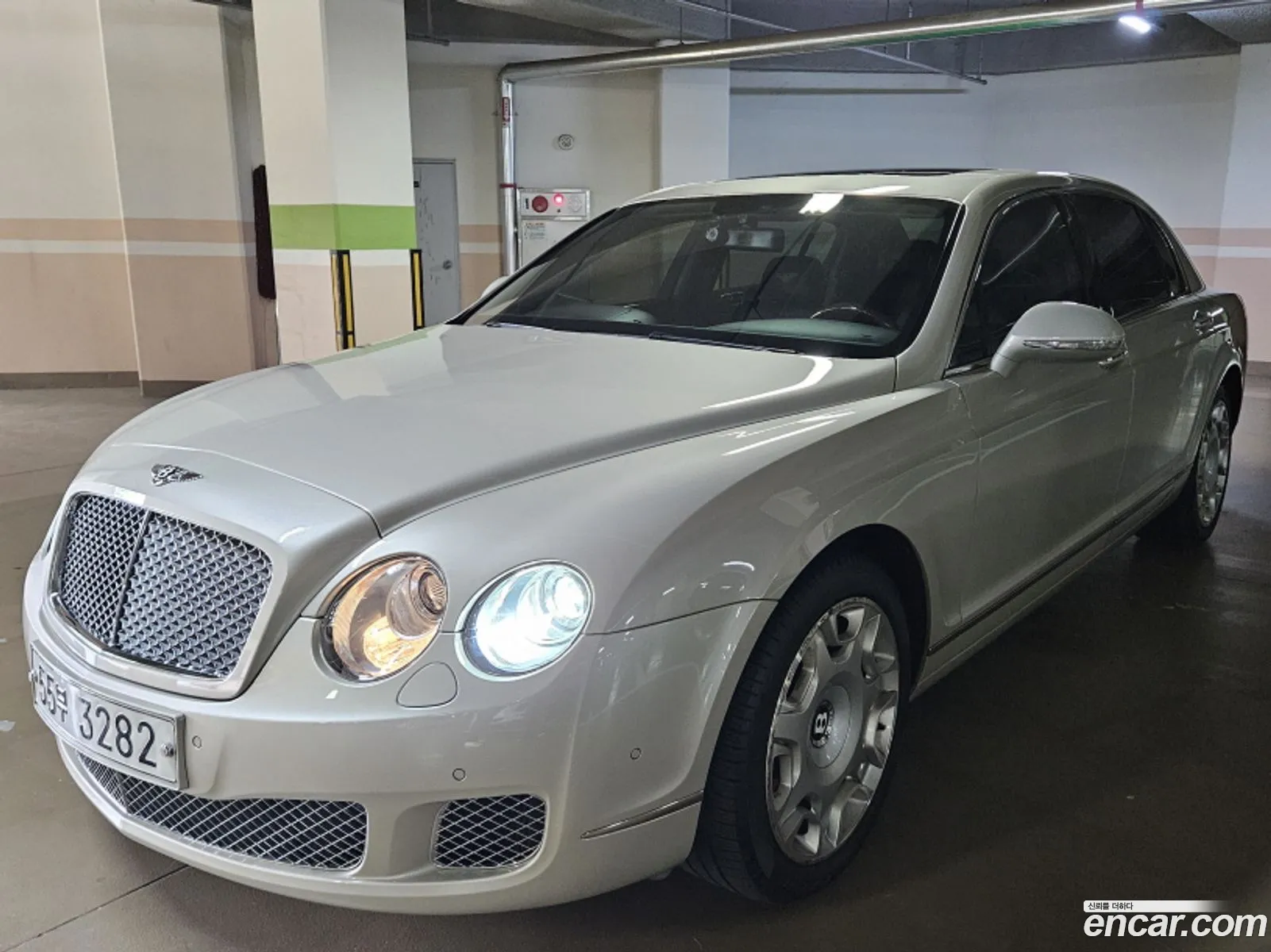 Bentley Flying Spur 1St Generation 60 - фотография 4509986