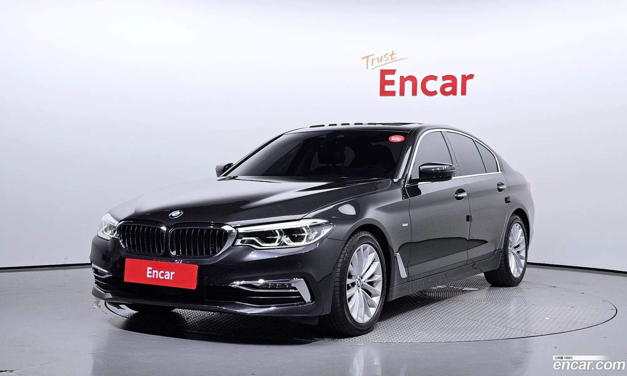 BMW 5 Series G30 520D Luxury Special Edition - фотография 4938238