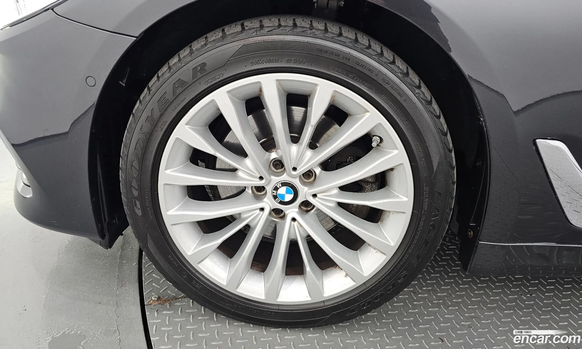 BMW 5 Series G30 520D Luxury Special Edition - фотография 4938242