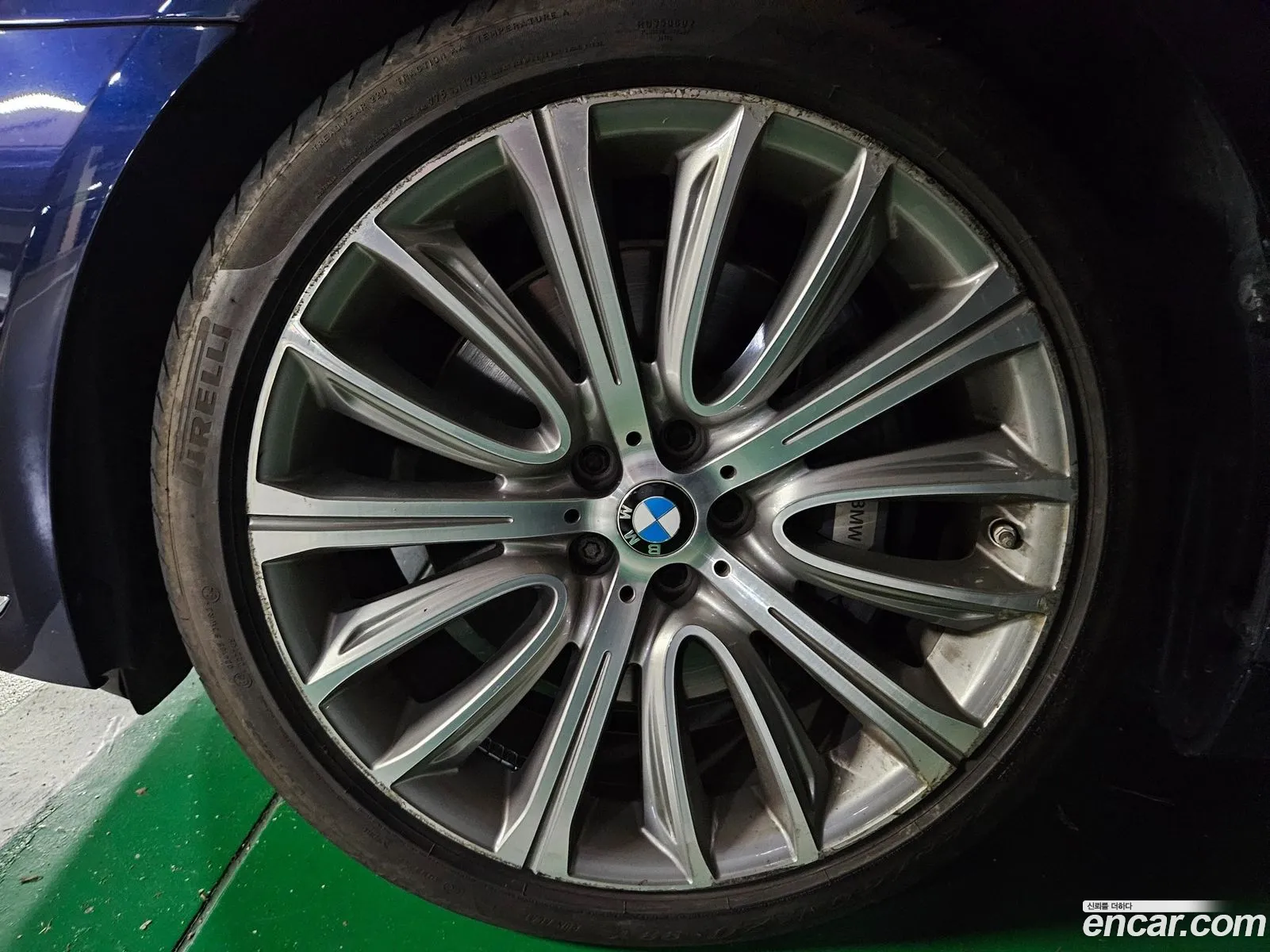 BMW 7 Series G11 750Li xDrive Prestige - фотография 4640761