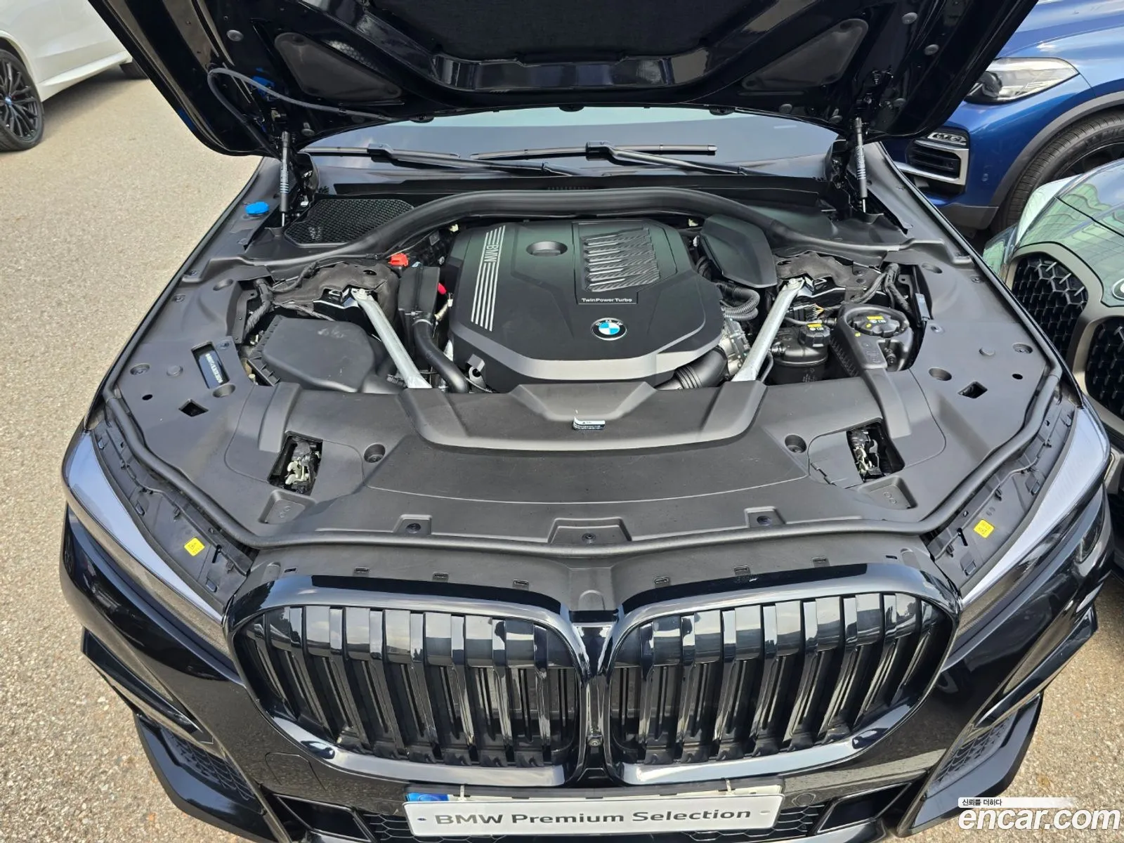 BMW 7 Series G11 740Li xDrive M Sports - фотография 4938219