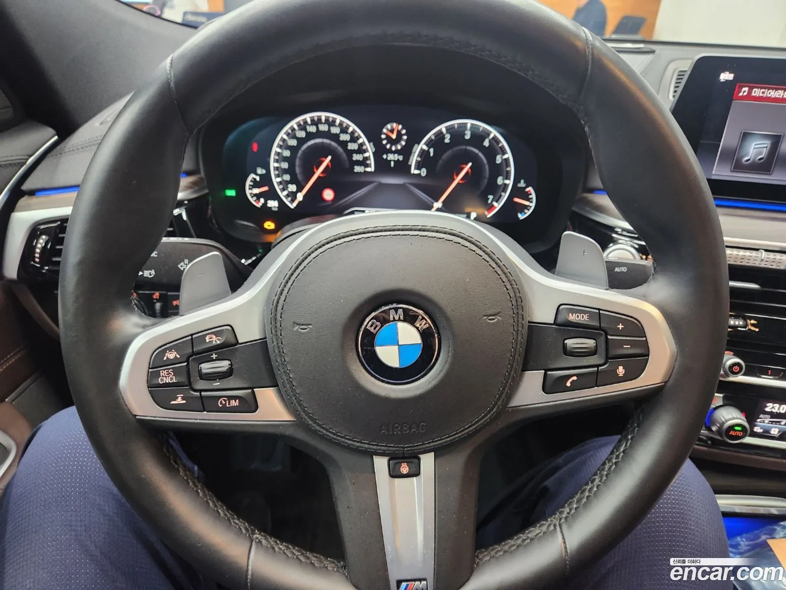 BMW 6 Series Gt G32 640I xDrive M Sports - фотография 4938204