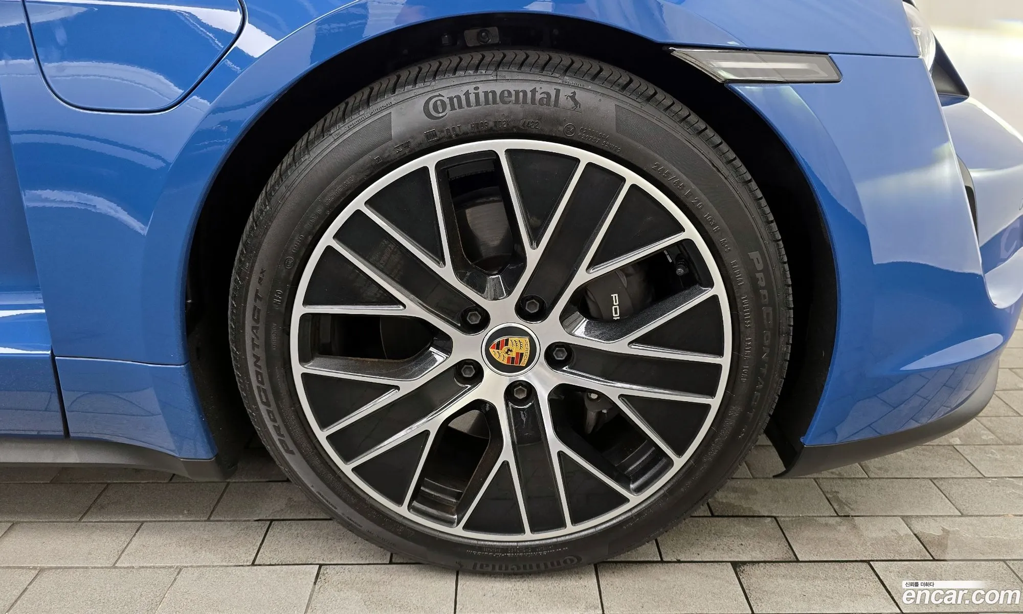 Porsche Taycan Base - фотография 8024165