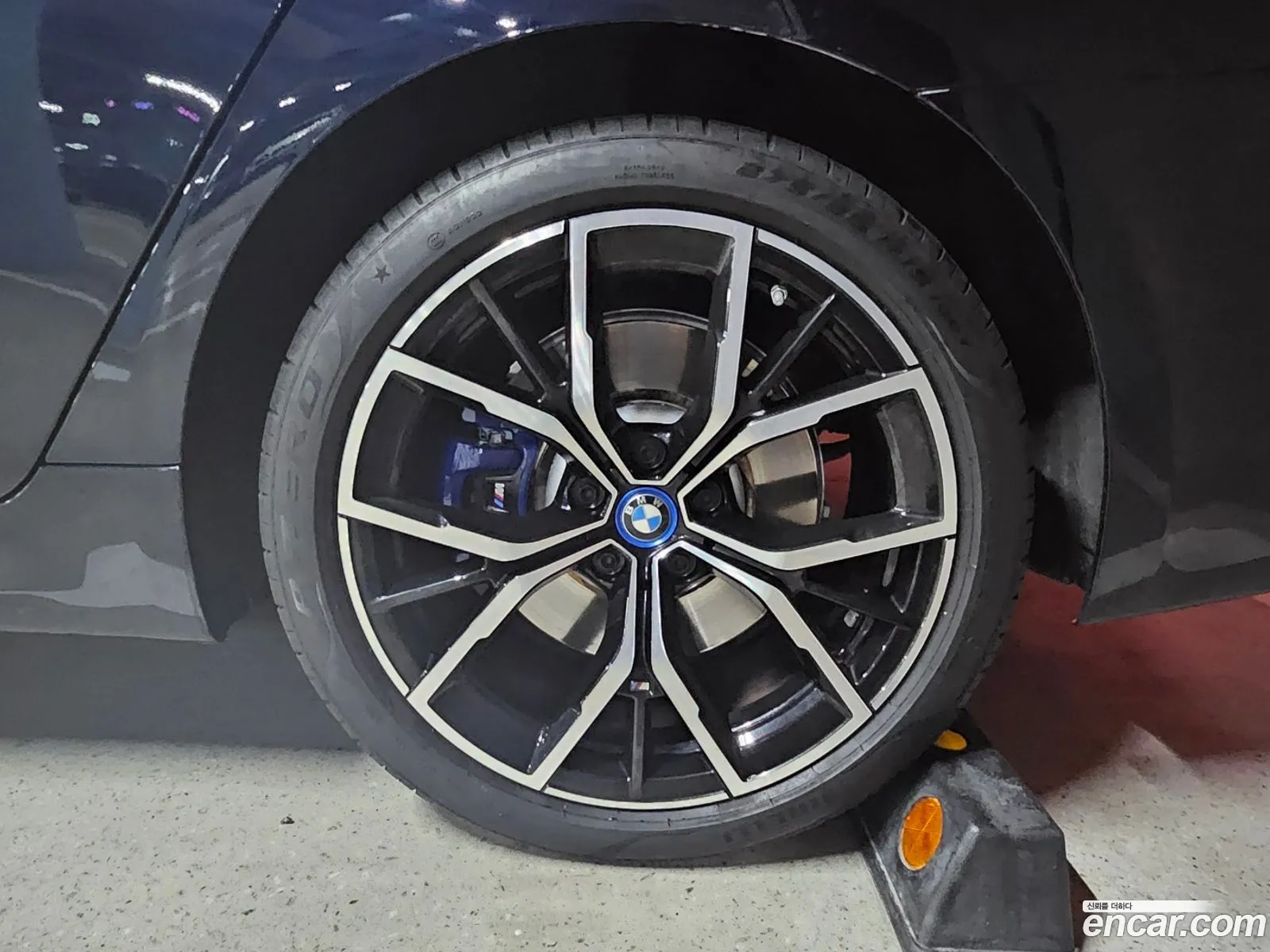 BMW 5 Series G30 530E M Sports - фотография 18637