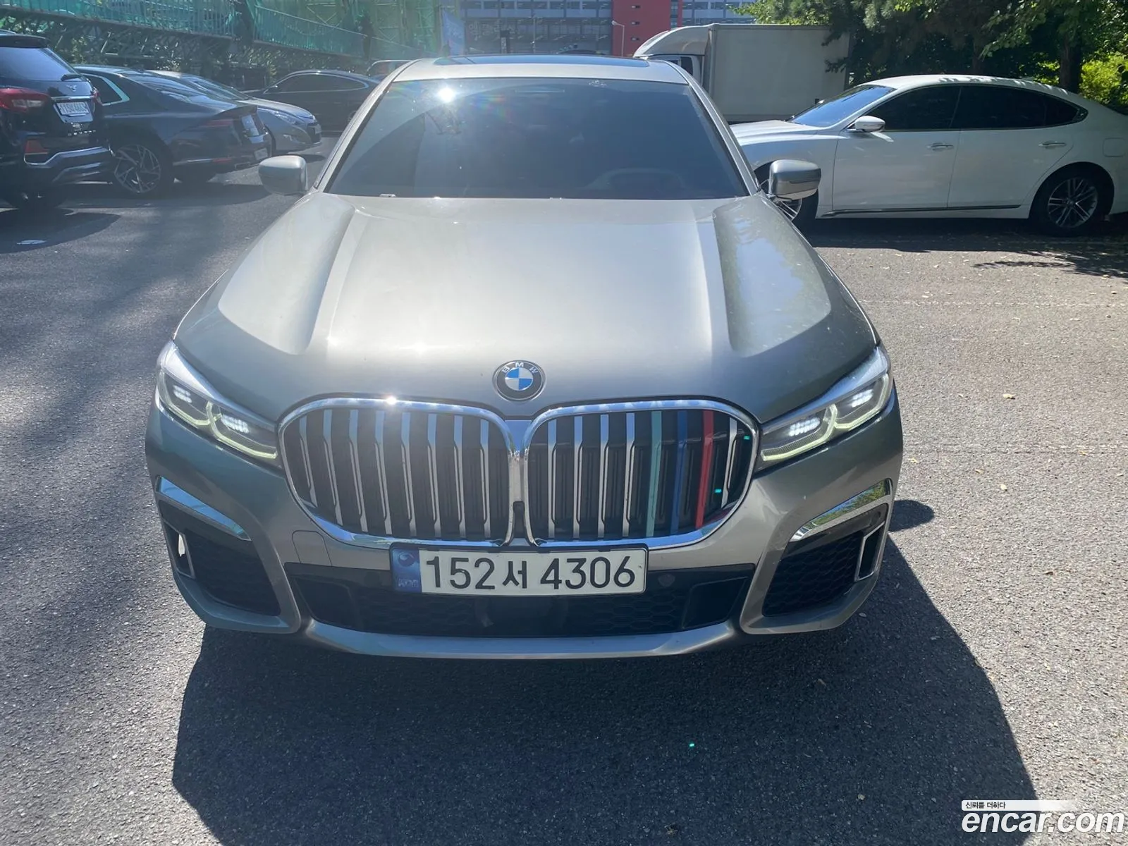 BMW 7 Series G11 740Li xDrive M Sports - фотография 4640818