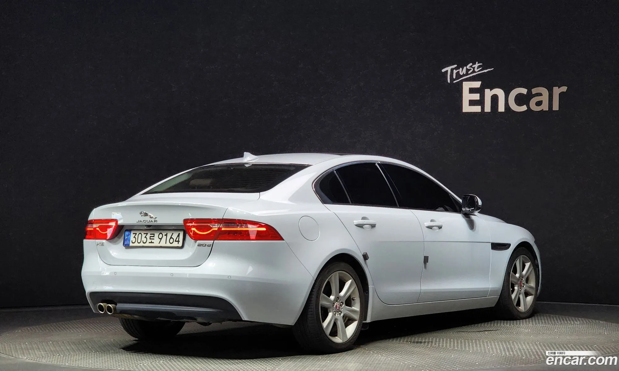 Jaguar Xe 20D Portfolio - фотография 4196773