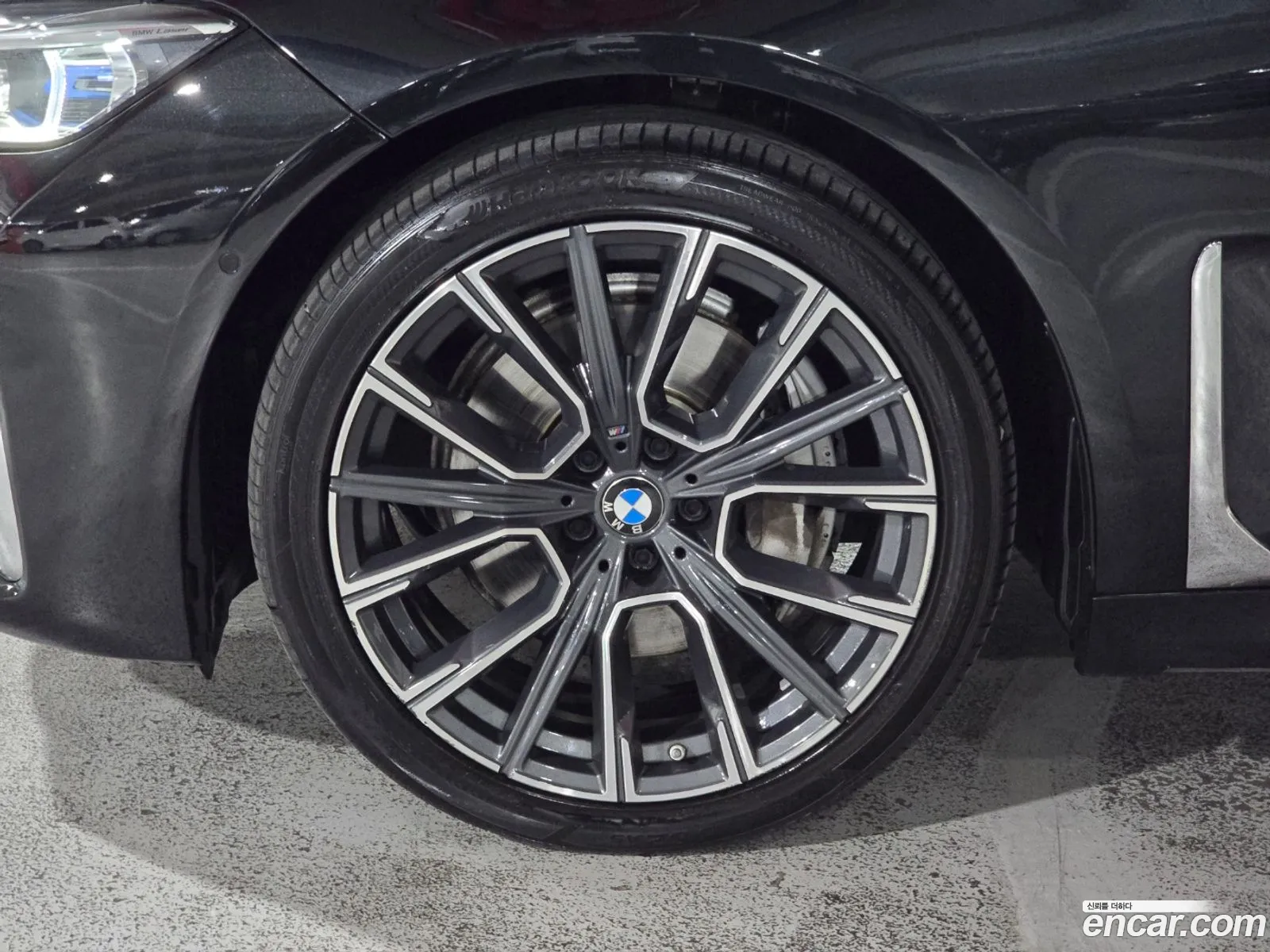 BMW 7 Series G11 730D xDrive M Sports - фотография 4901261