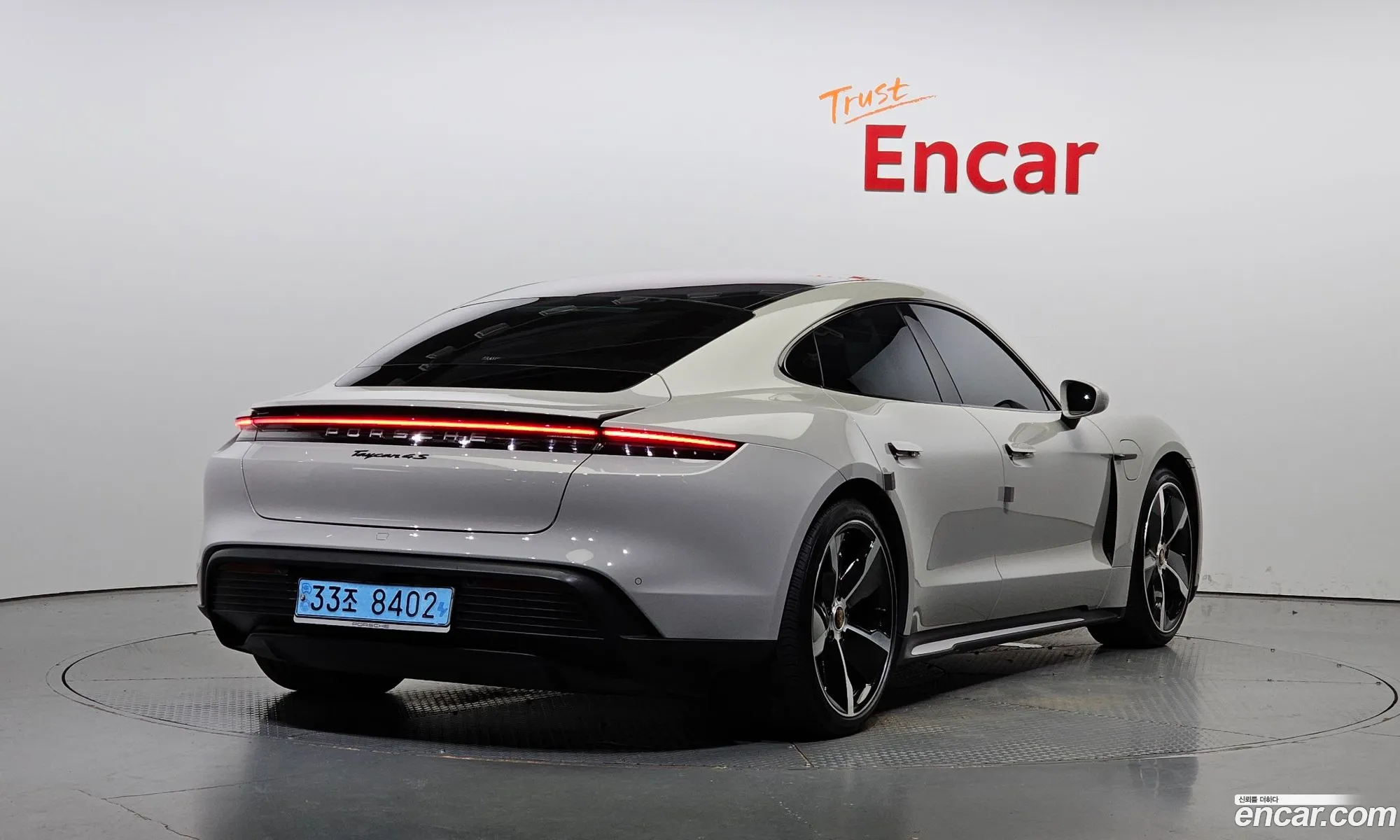 Porsche Taycan 4S - фотография 7495982