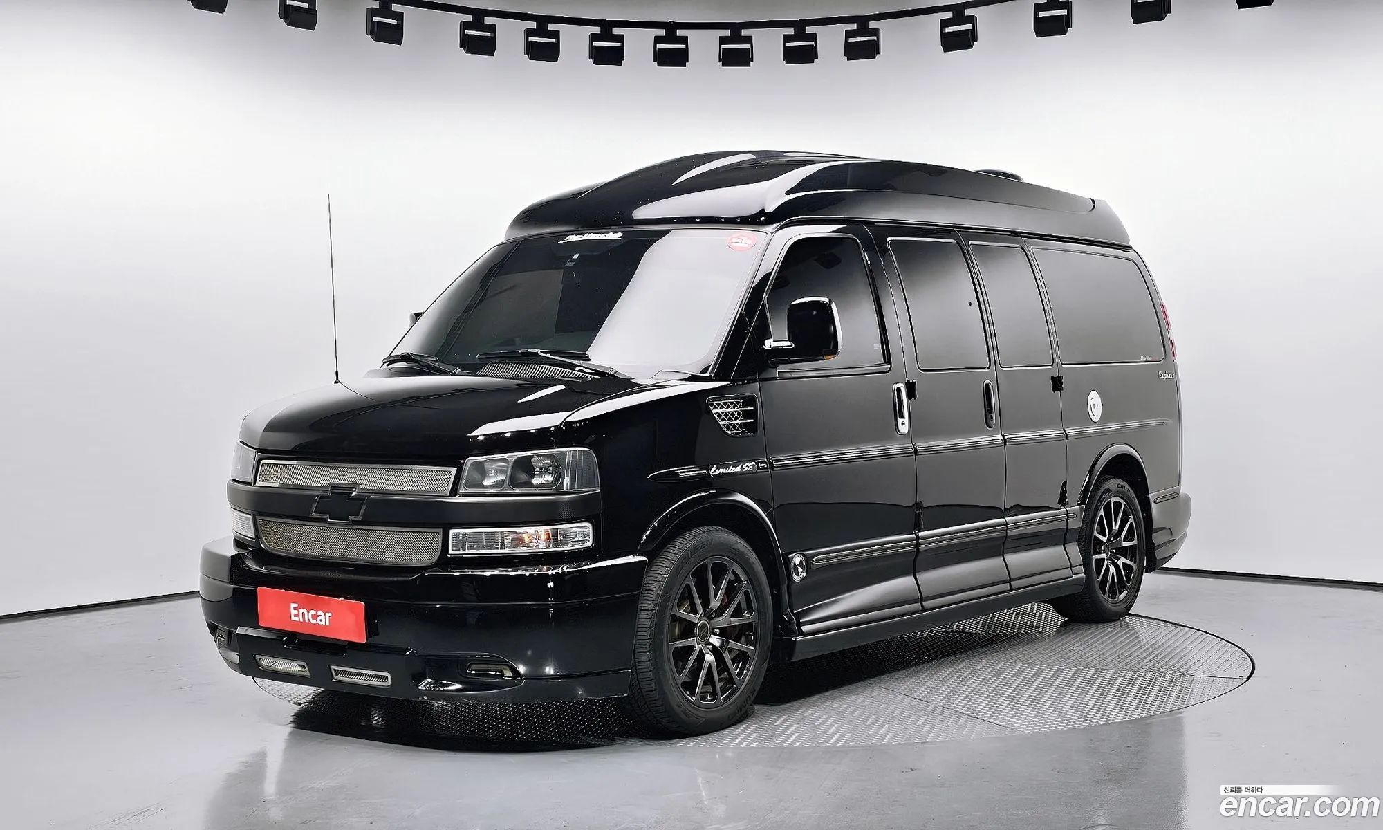 Chevrolet Express Van 53 - фотография 7341462