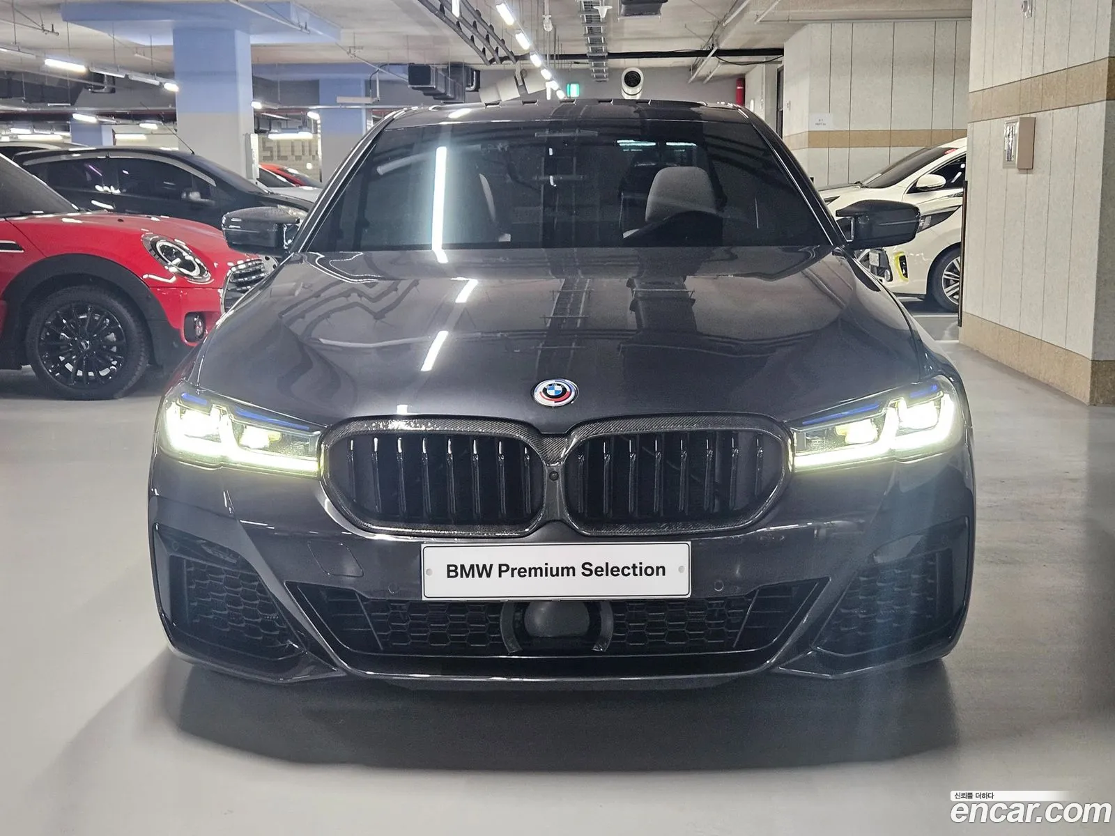 BMW 5 Series G30 M550I xDrive - фотография 31618