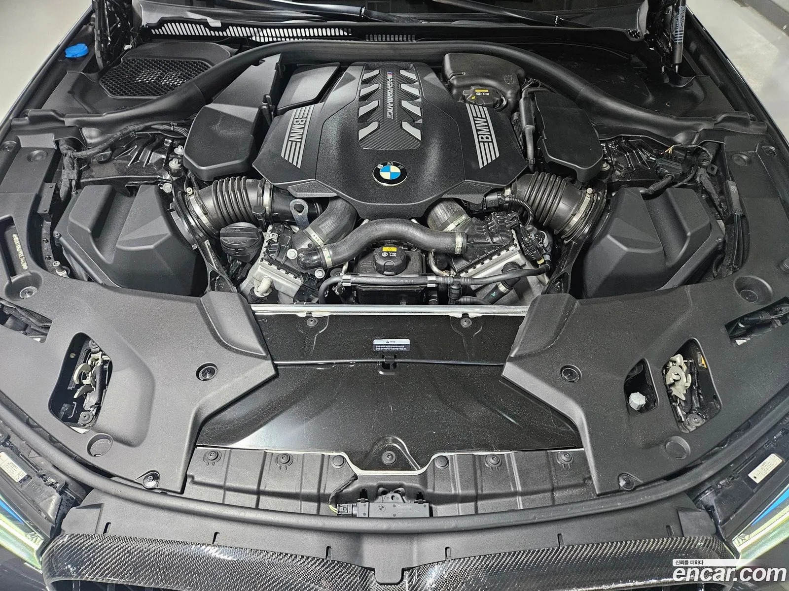 BMW 5 Series G30 M550I xDrive - фотография 31621