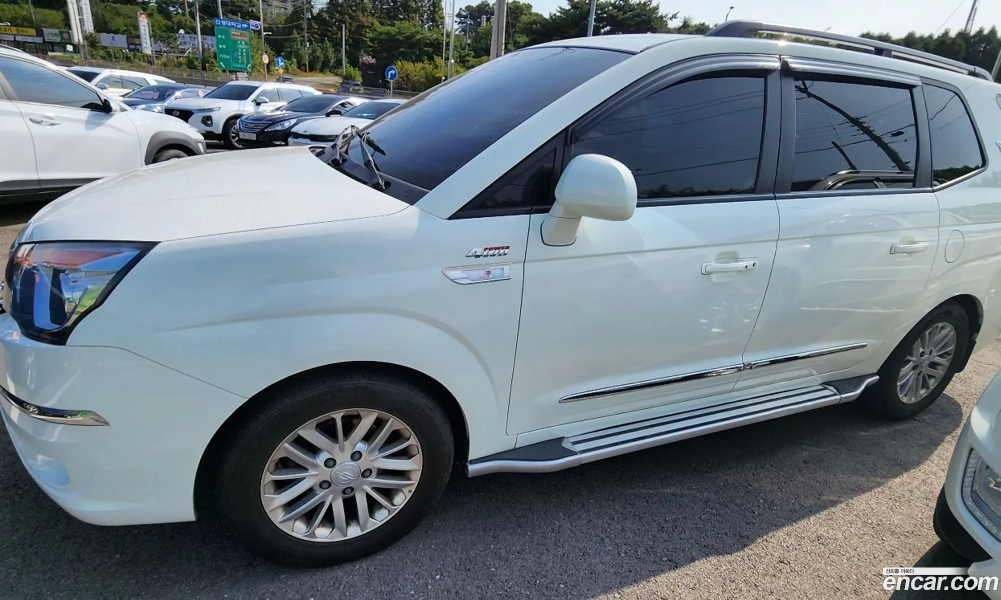 Kg Mobility Ssangyong Korando Turismo 4Wd Gt 11-Seater - фотография 6076653