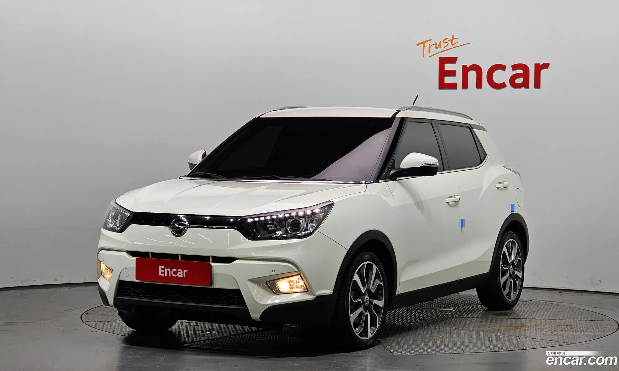 Kg Mobility Ssangyong Tivoli Lx 2Wd Top-Of-The-Line Model - фотография 6076989