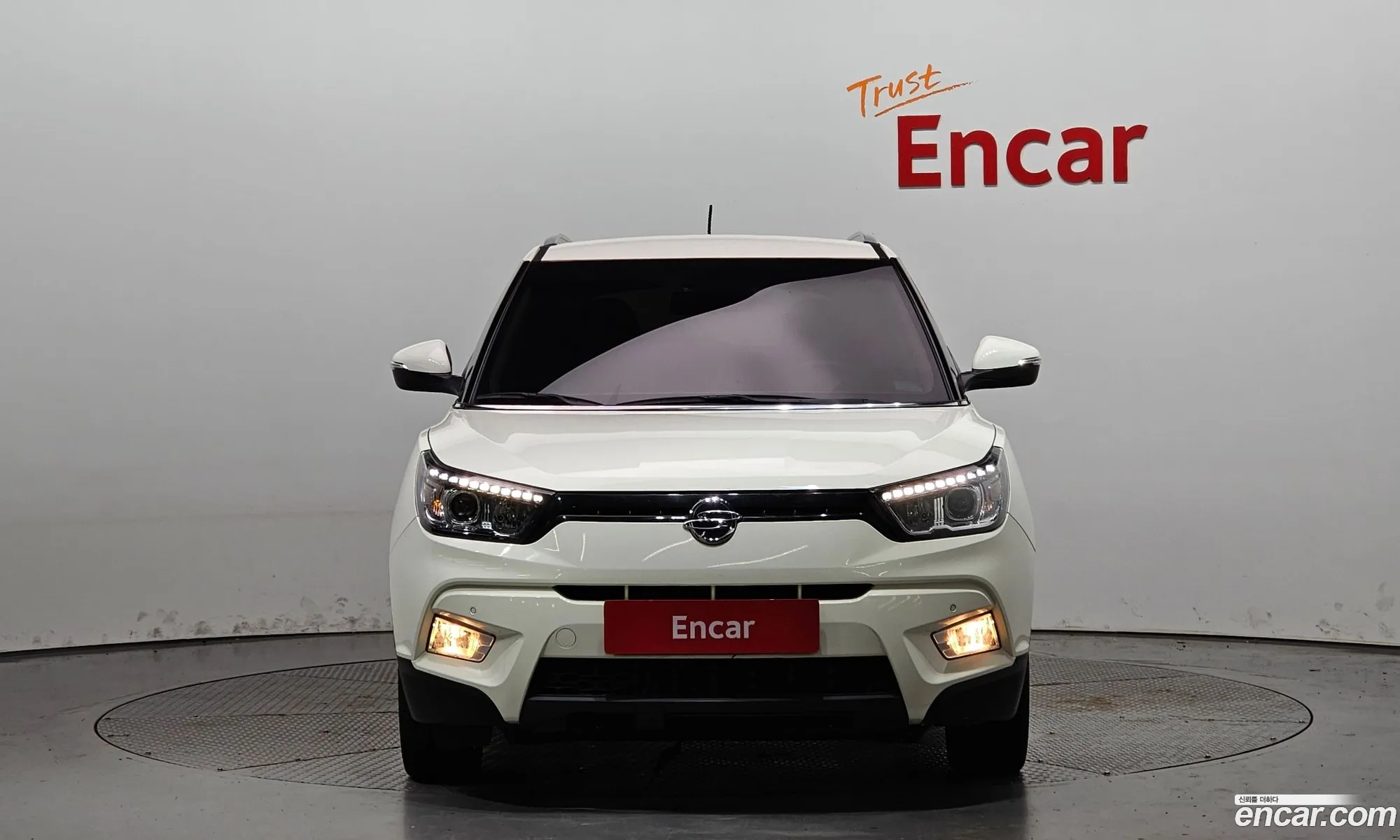 Kg Mobility Ssangyong Tivoli Lx 2Wd Top-Of-The-Line Model - фотография 6076992