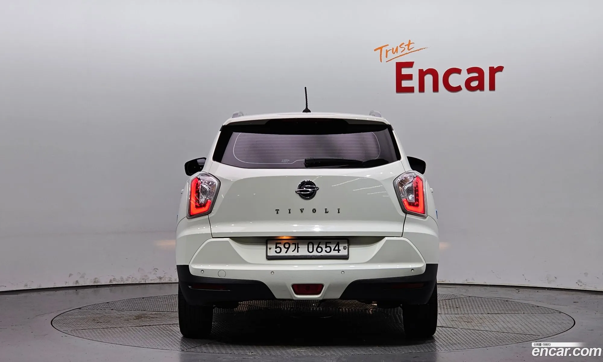 Kg Mobility Ssangyong Tivoli Lx 2Wd Top-Of-The-Line Model - фотография 6076994
