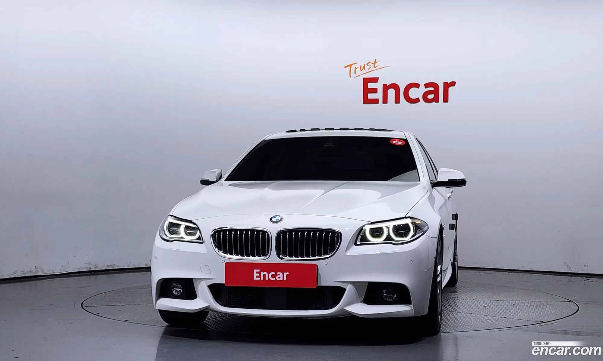 BMW 5 Series F10 520D M Aerodynamics - фотография 4688869