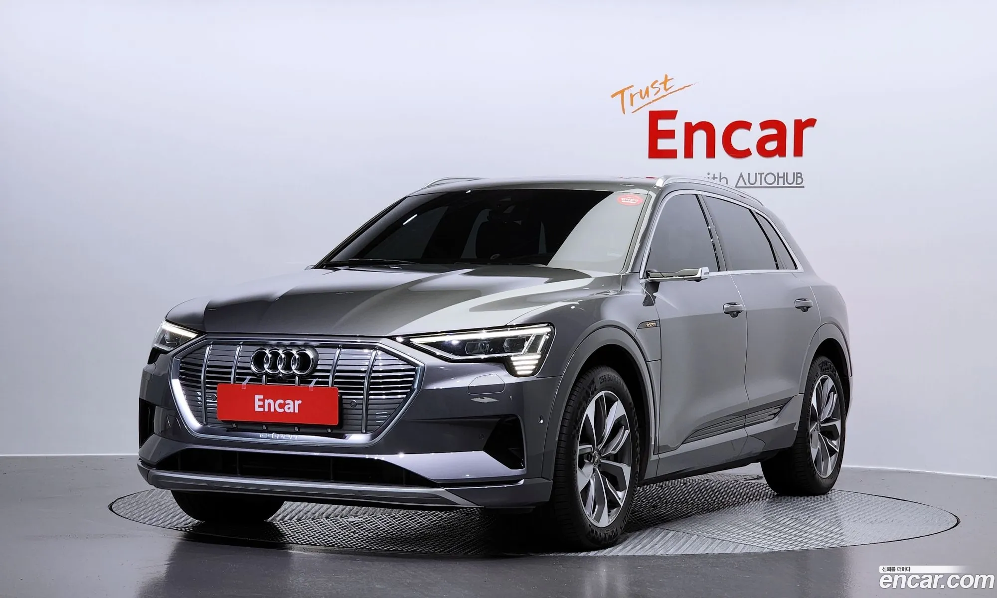 Audi E-Tron 55 Quattro - фотография 1562428