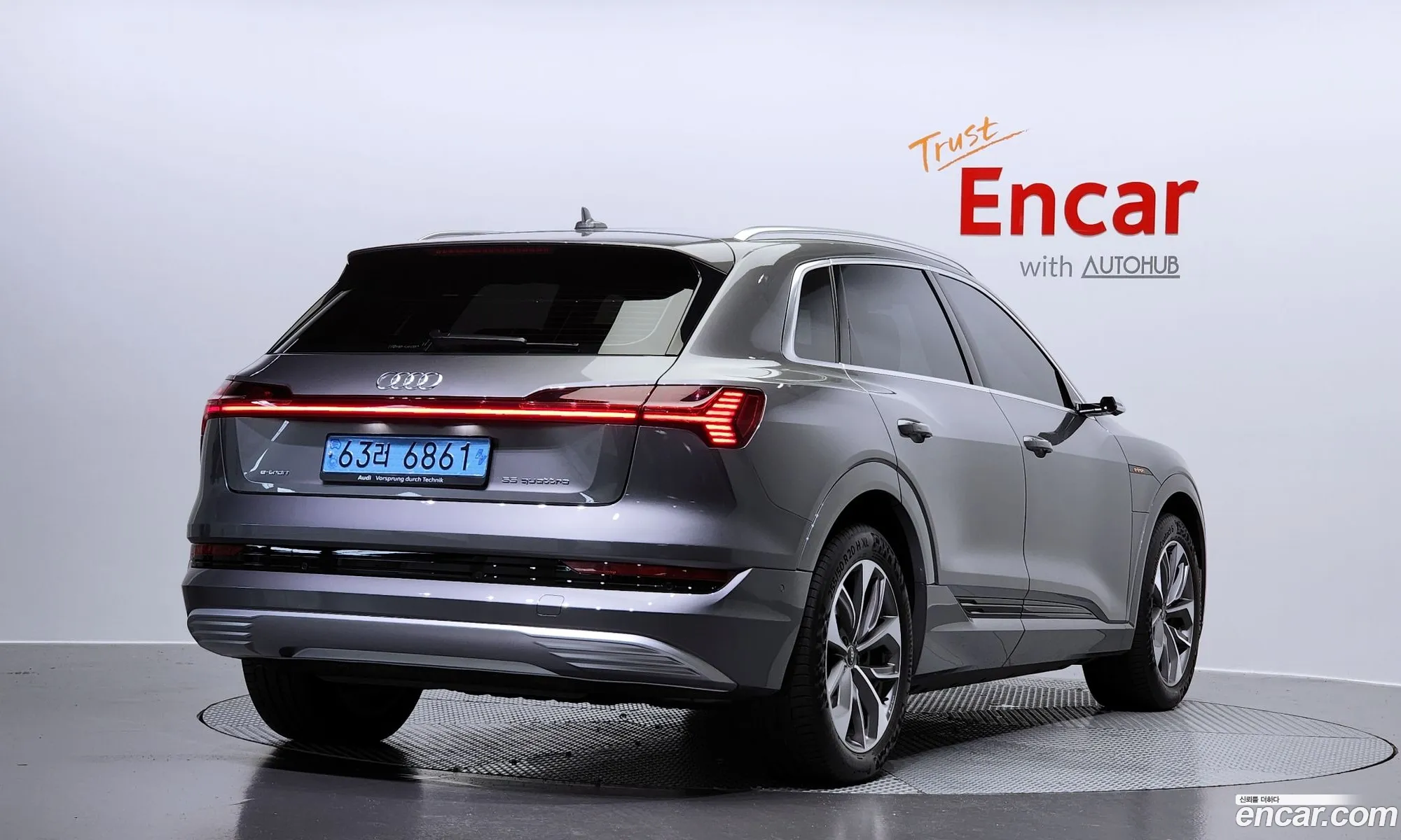 Audi E-Tron 55 Quattro - фотография 1562429
