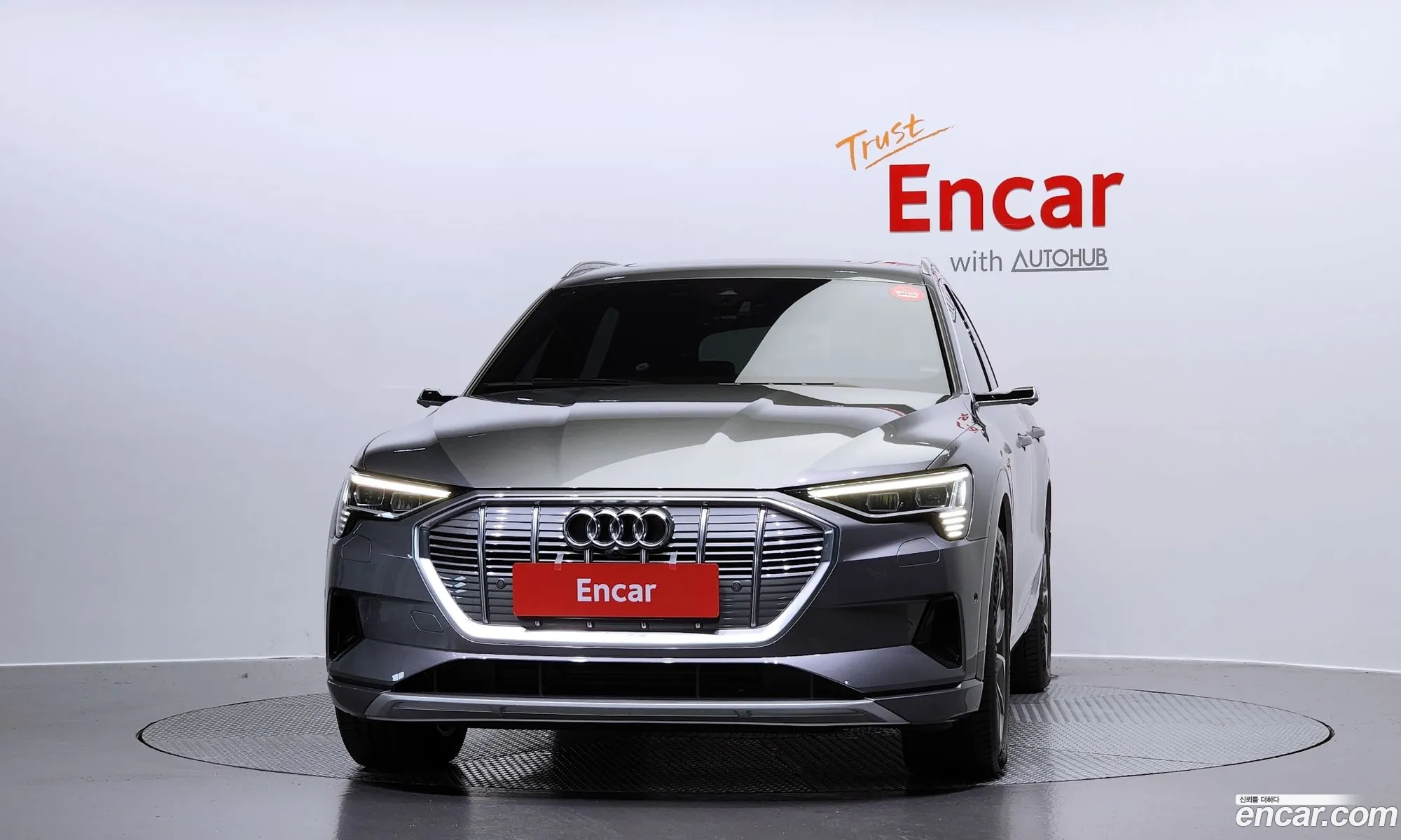 Audi E-Tron 55 Quattro - фотография 1562430
