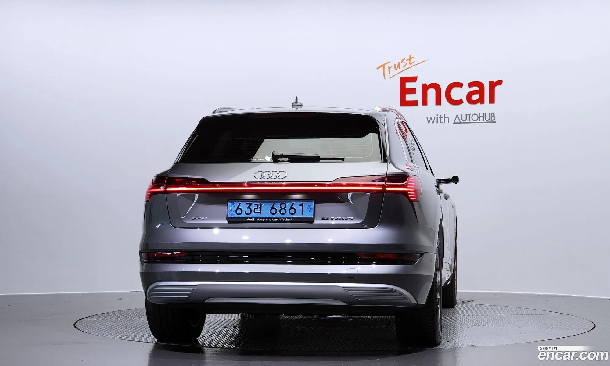 Audi E-Tron 55 Quattro - фотография 1562431