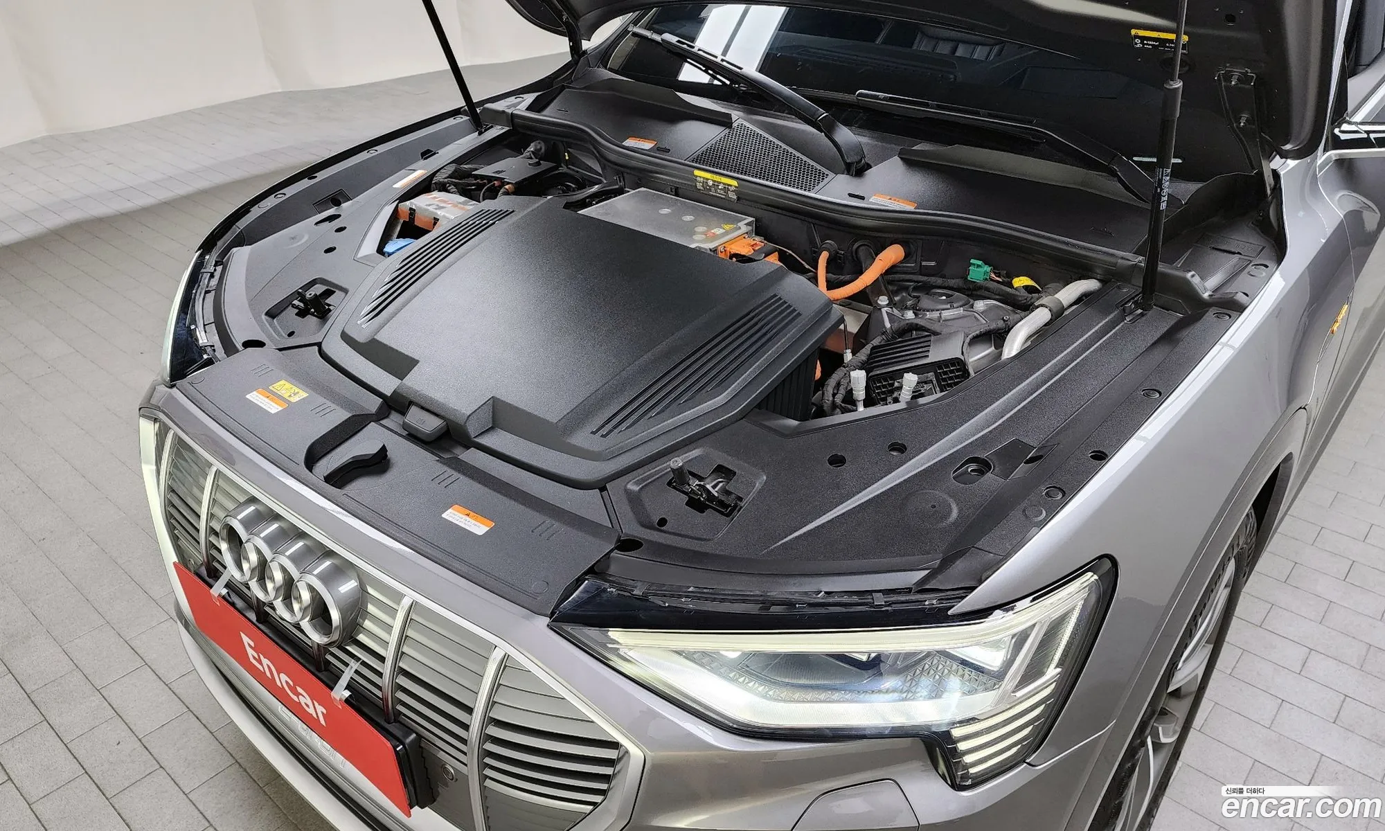 Audi E-Tron 55 Quattro - фотография 1562433