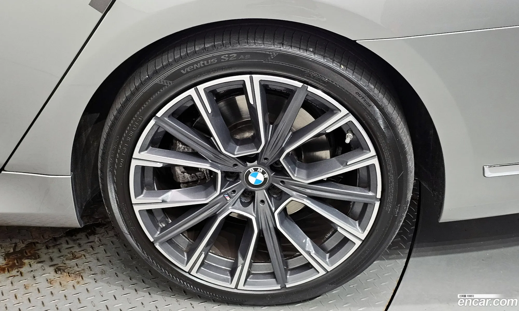 BMW 7 Series G11 745E Iperformance M Sports - фотография 4562133