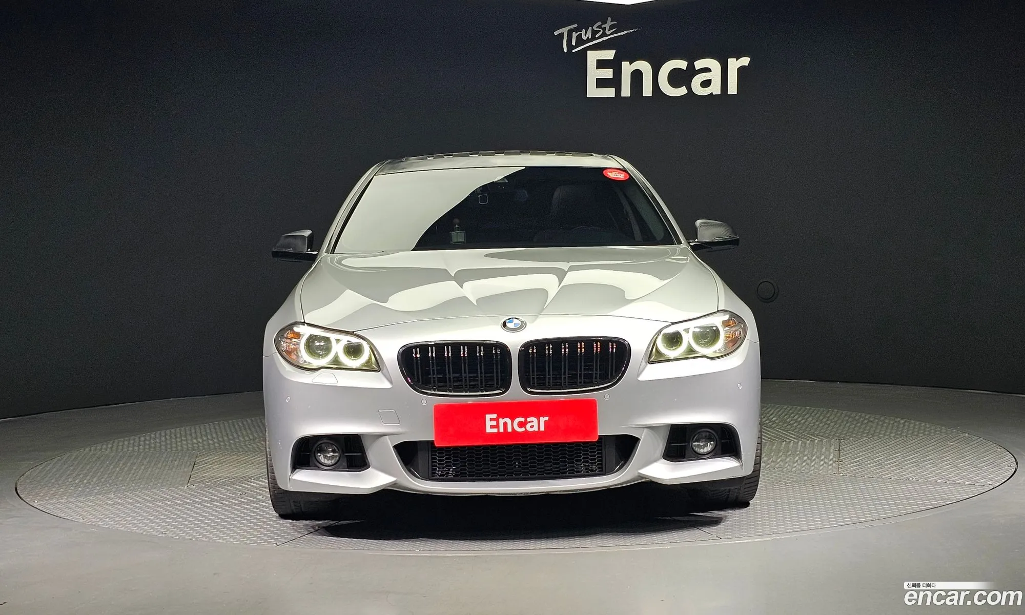 BMW 5 Series F10 528I M Aerodynamics - фотография 4726779