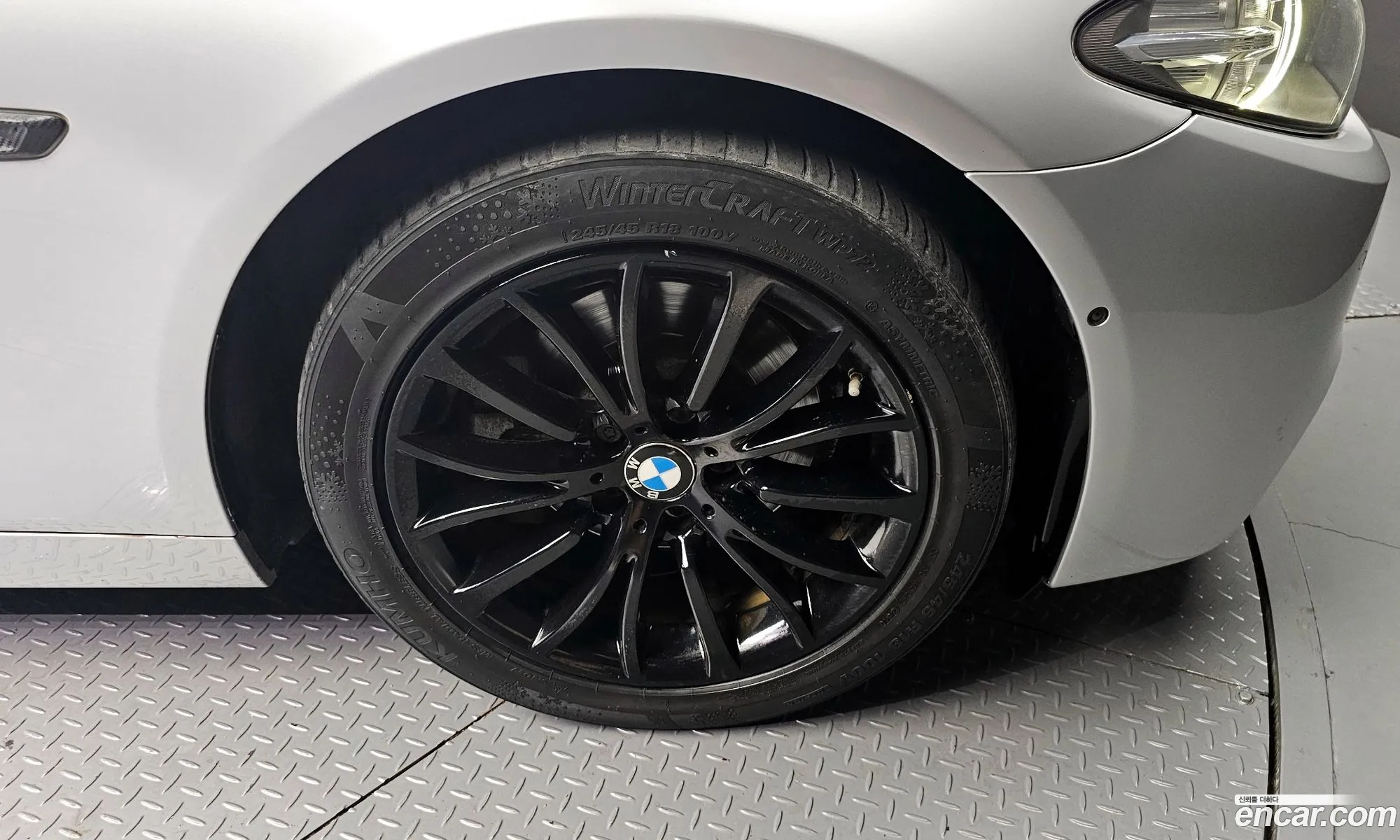 BMW 5 Series F10 528I M Aerodynamics - фотография 4726781