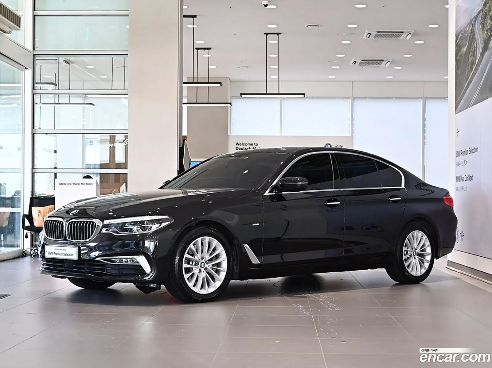 BMW 5 Series G30 530I xDrive Luxury Plus - фотография 4688903