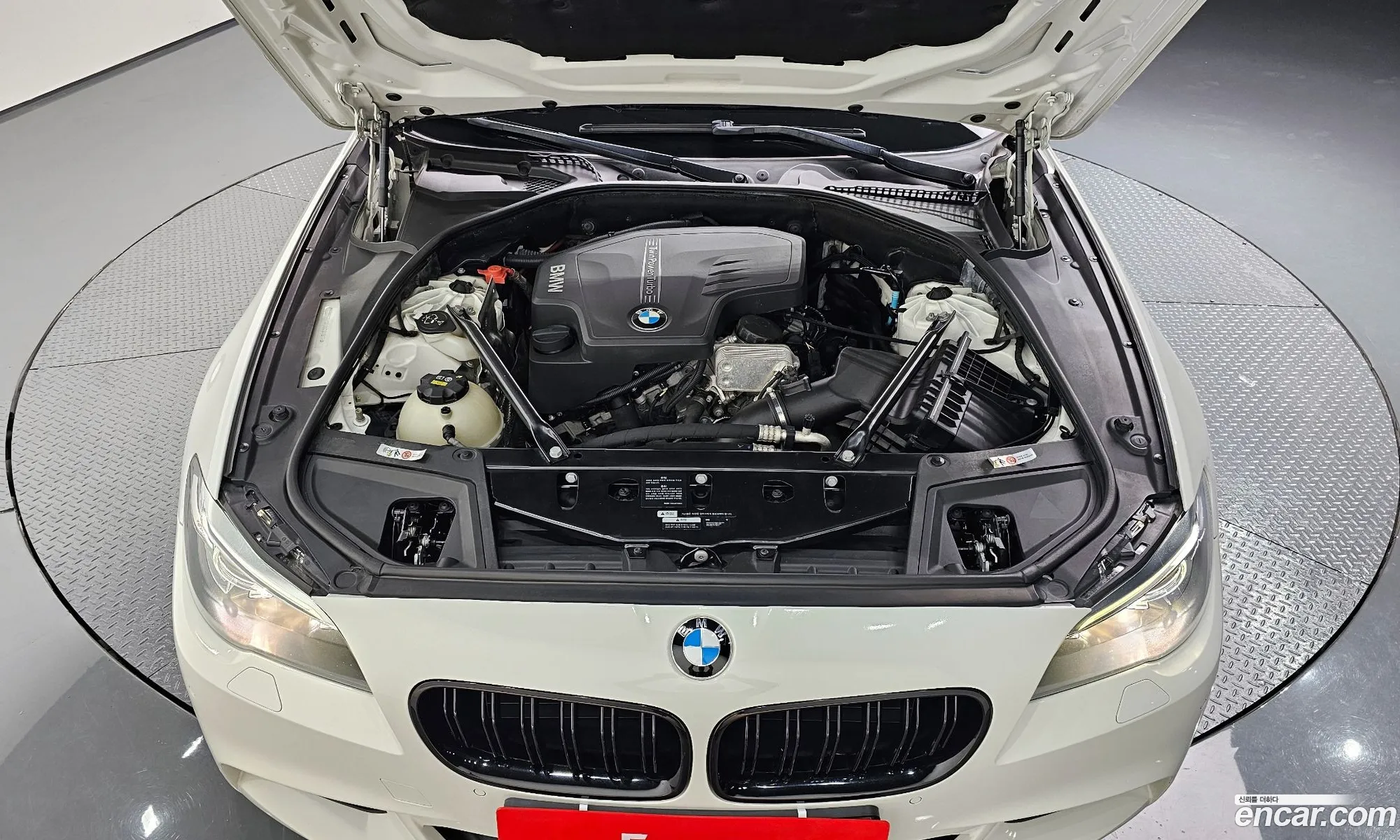 BMW 5 Series F10 528I xDrive M Aerodynamics - фотография 4091916