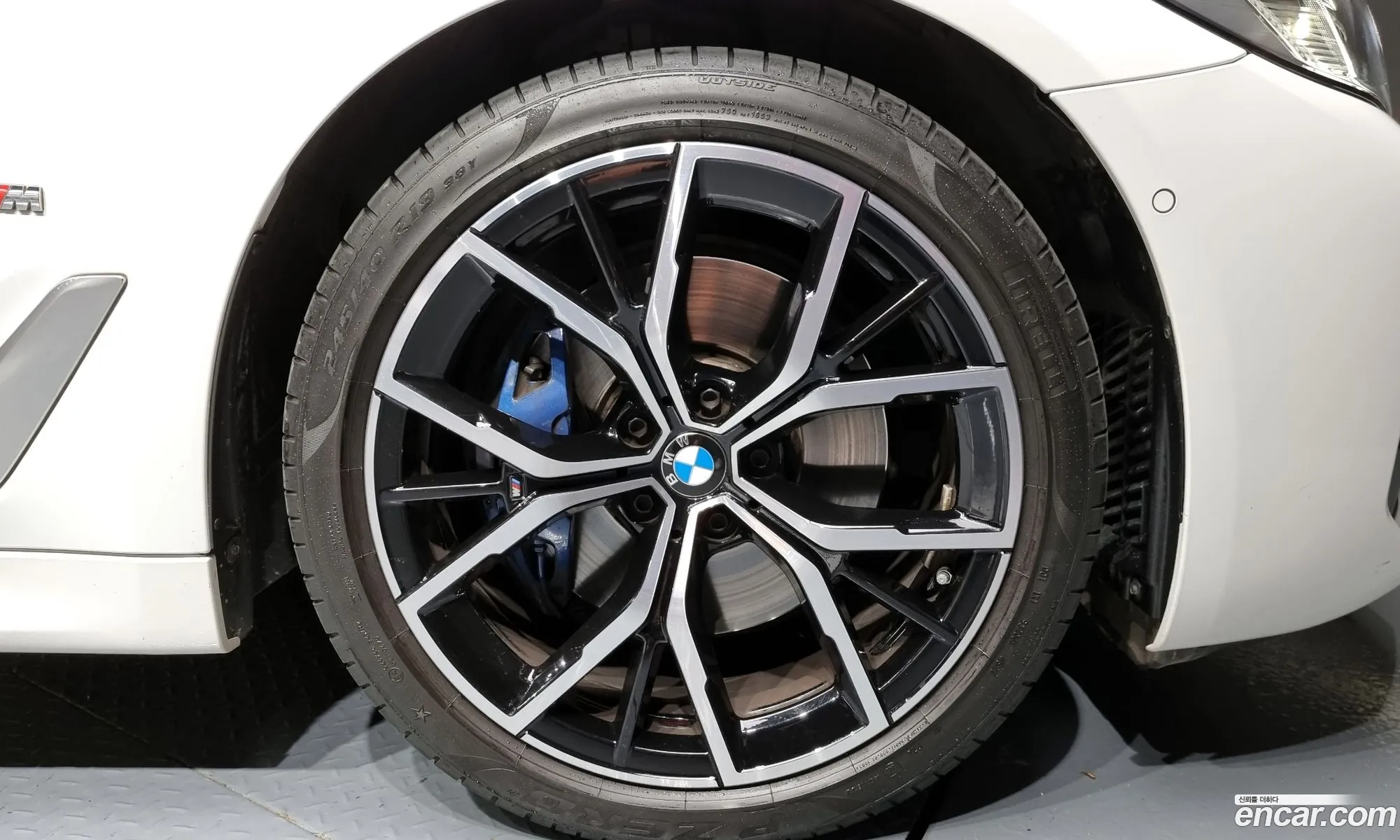 BMW 5 Series G30 530I xDrive M Sports - фотография 4616880