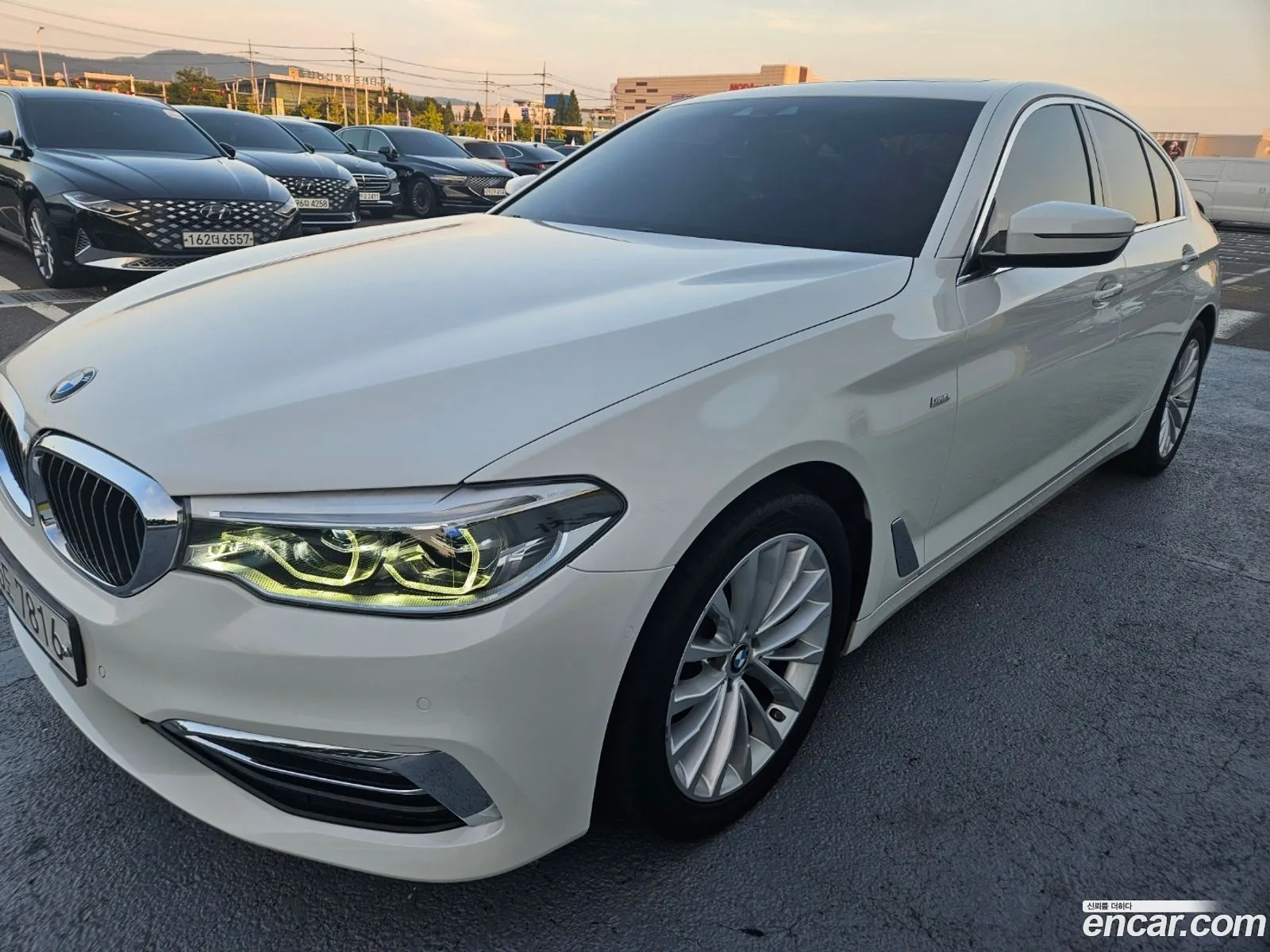BMW 5 Series G30 520D Luxury Plus - фотография 4688880