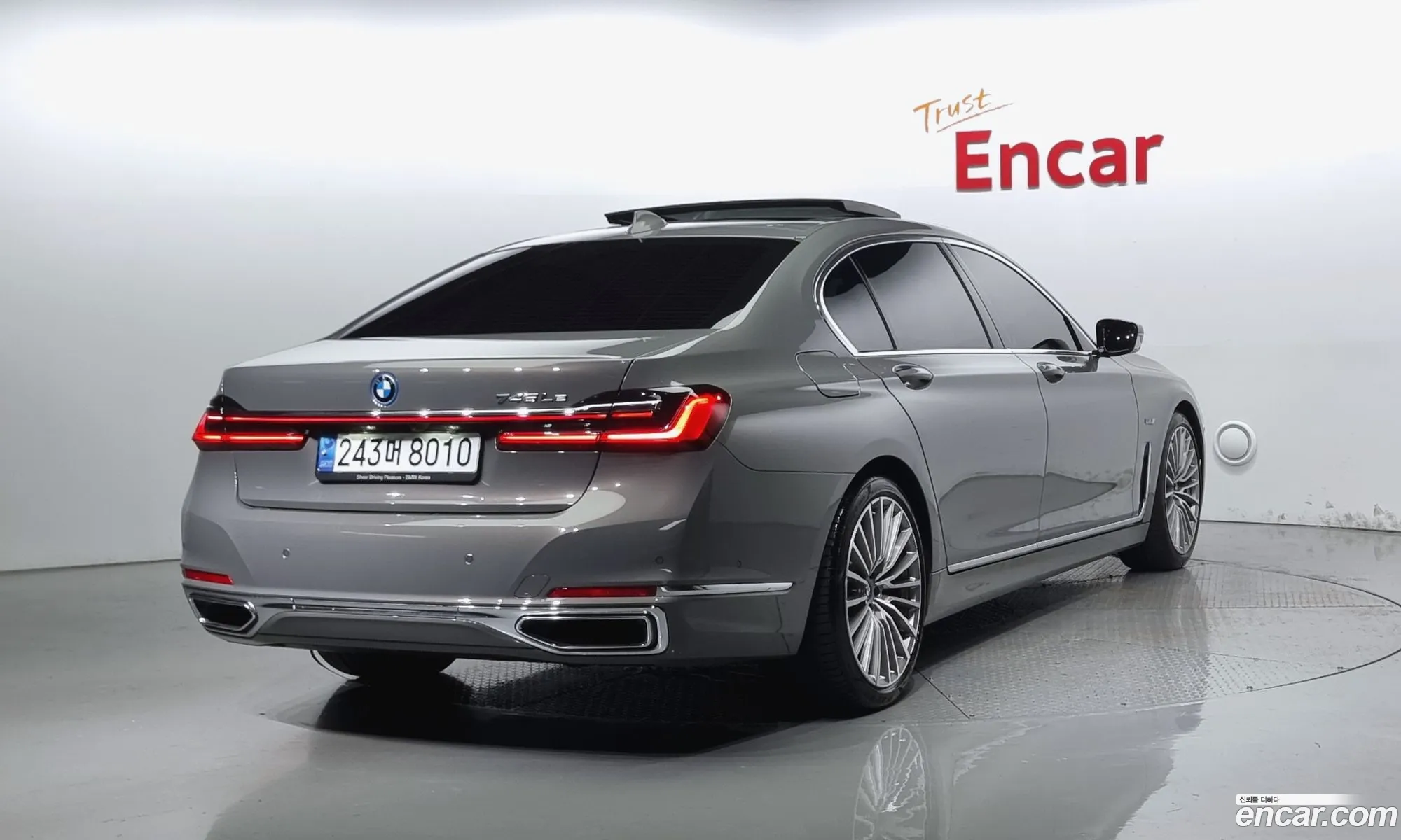 BMW 7 Series G11 745Le Iperformance Design Pure Excellence - фотография 14817873