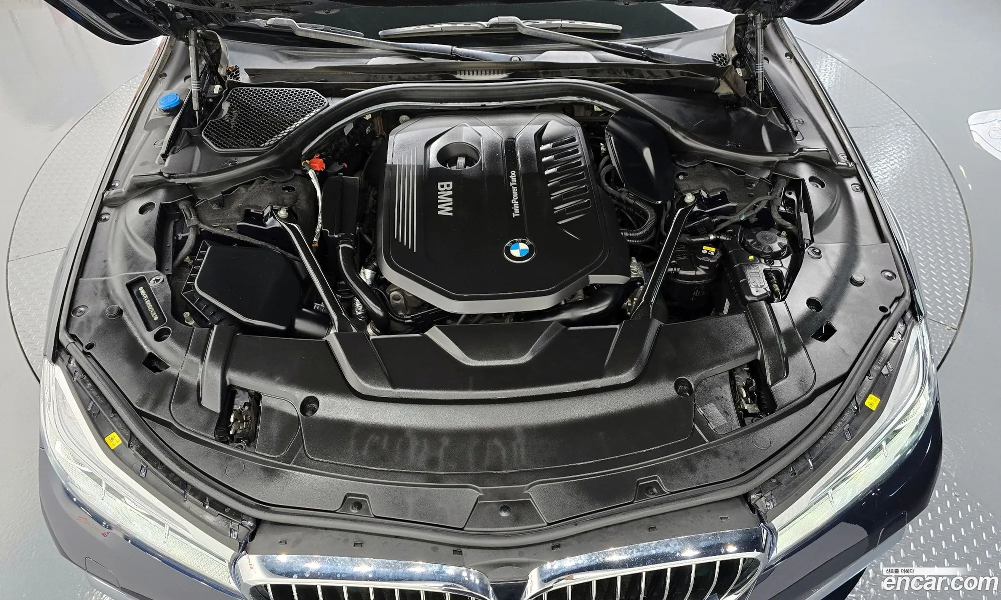 BMW 7 Series G11 740Li xDrive M Sports - фотография 14817865