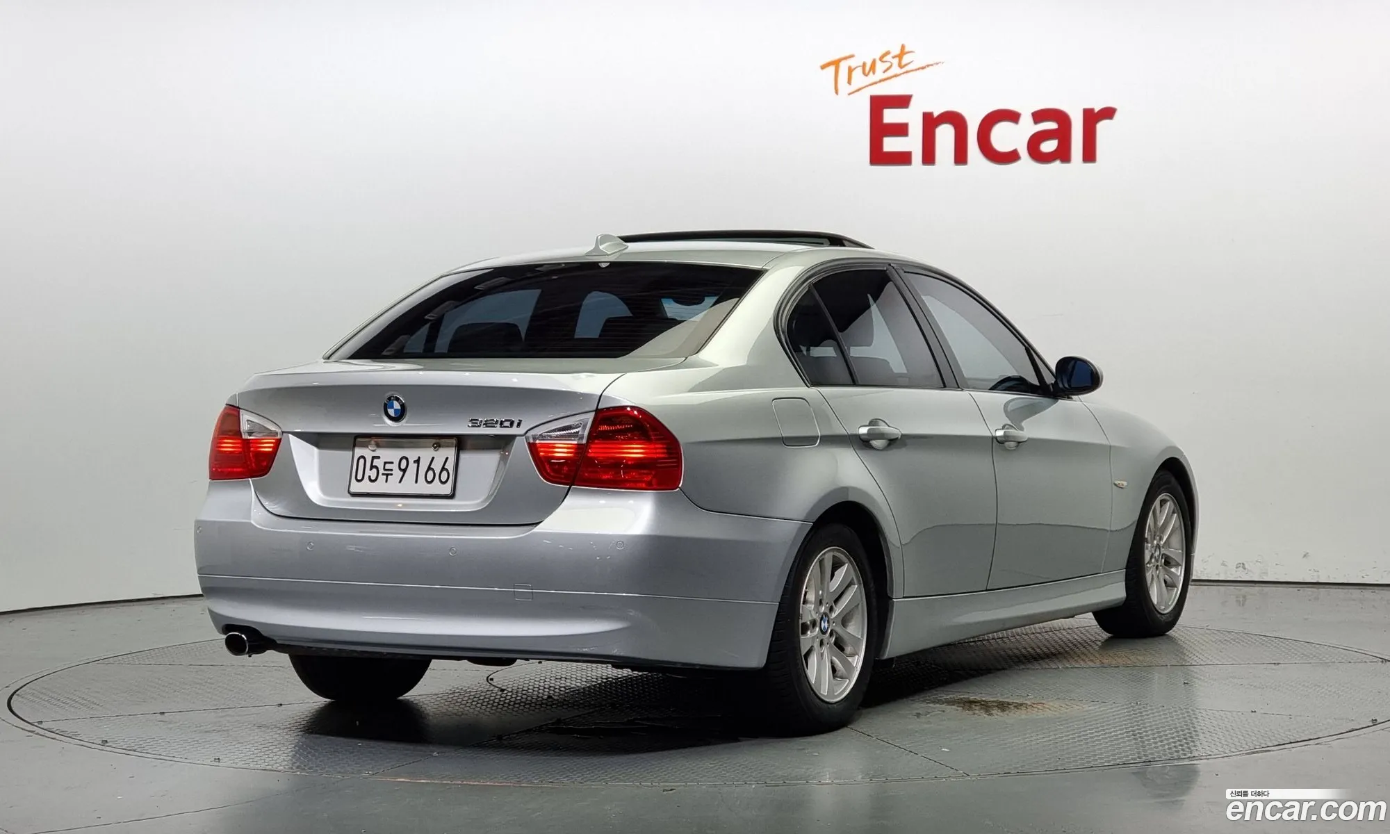 BMW 3 Series E90 320I Sedan - фотография 4616889
