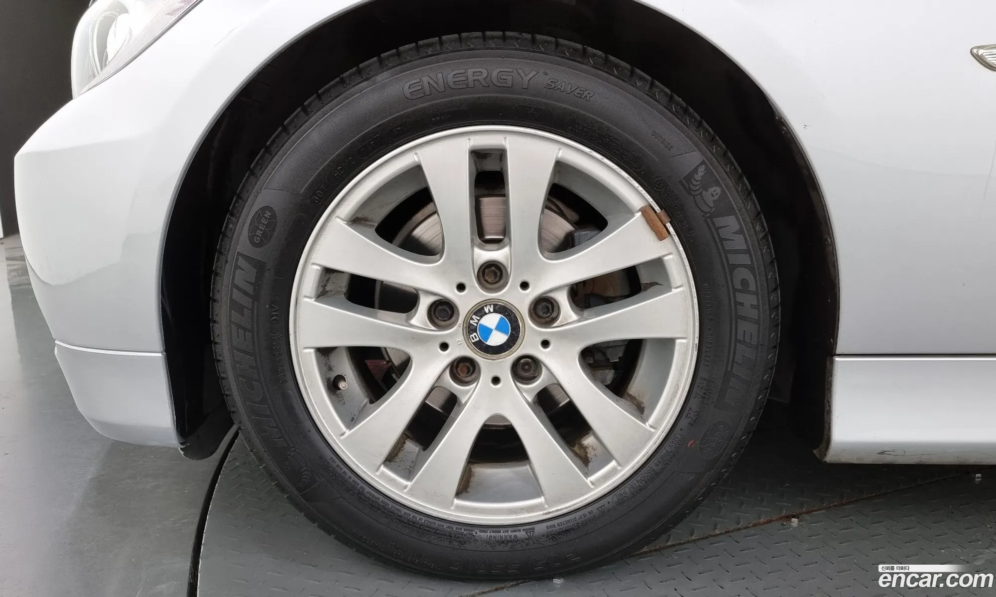 BMW 3 Series E90 320I Sedan - фотография 4616892