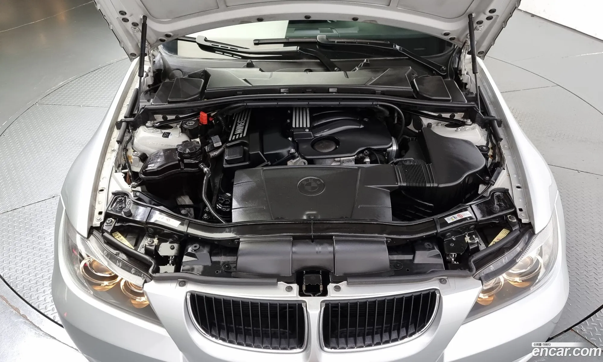 BMW 3 Series E90 320I Sedan - фотография 4616893