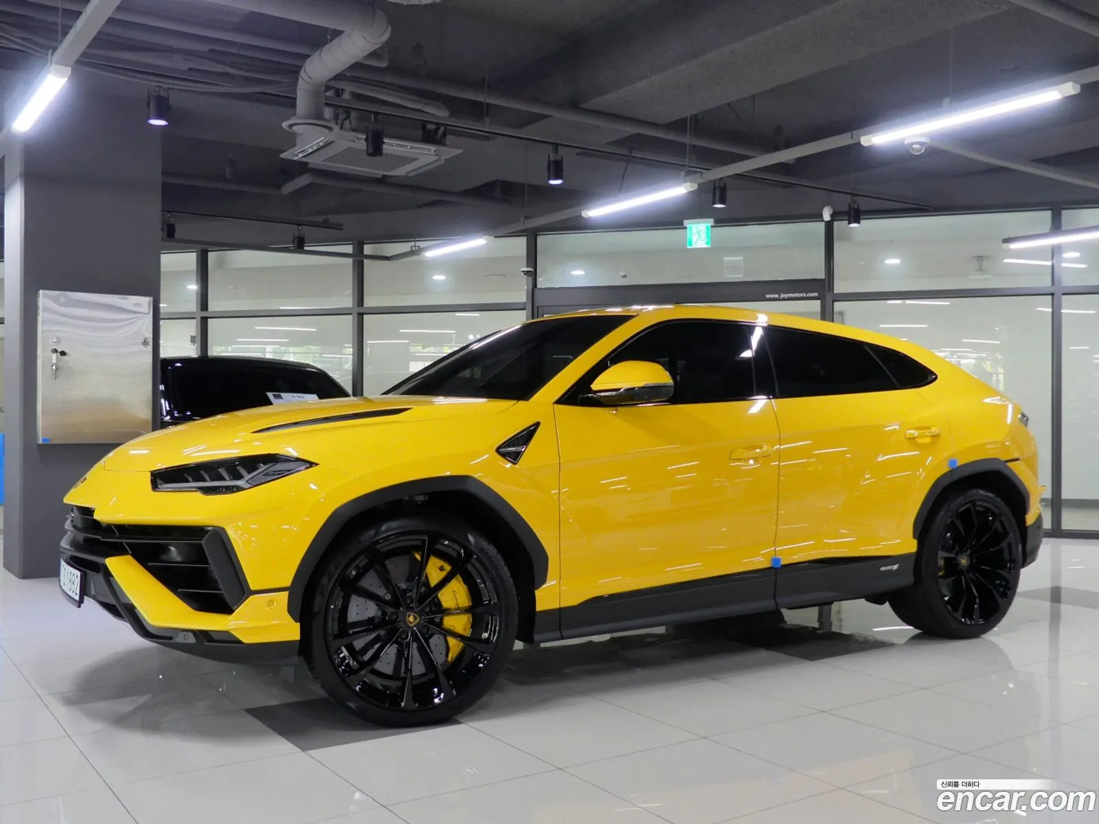 Lamborghini Urus 40 V8 S - фотография 3730233