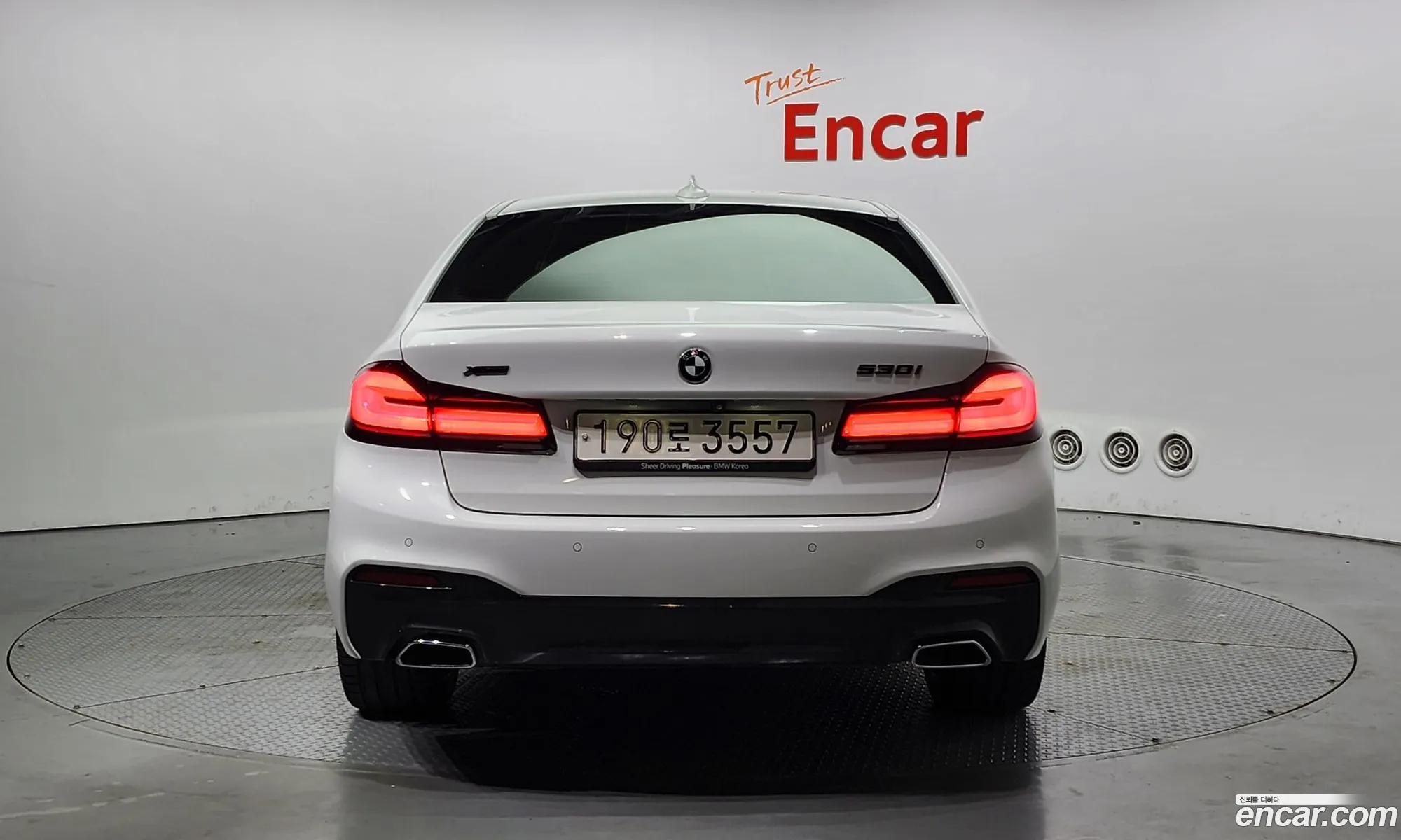 BMW 5 Series G30 530I xDrive M Sport Plus - фотография 14817911